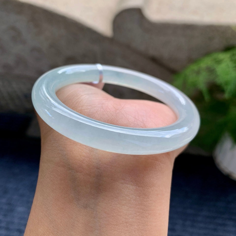 糯冰种带底色圆条手镯（54mm）（yc174850）