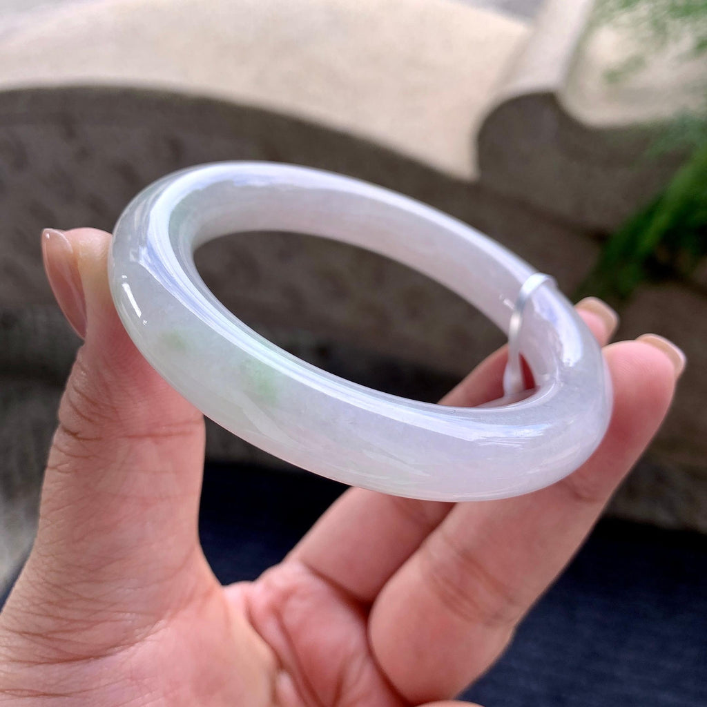 细糯种淡粉底飘绿花圆条手镯 54圈口 （yc705877）