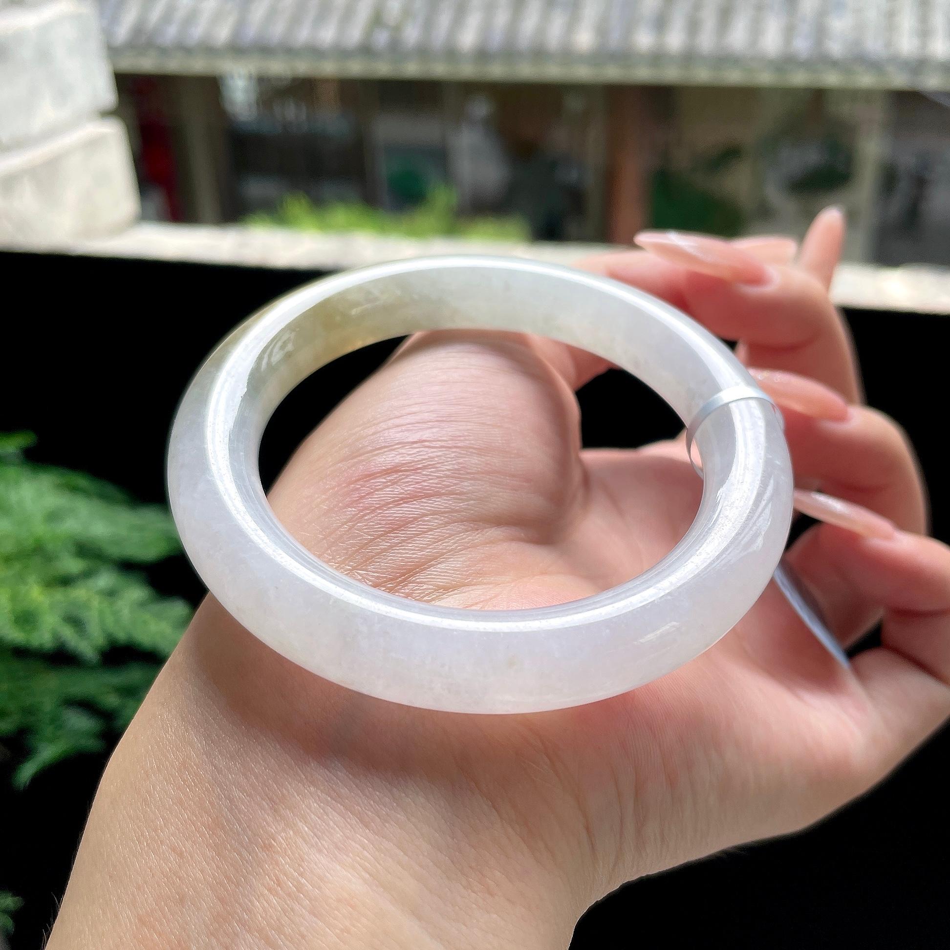 细糯种黄翡圆条 54圈口 天然缅甸A货翡翠（yc527794）
