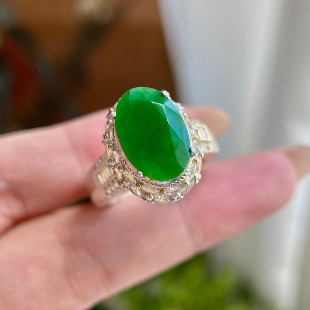 冰种辣阳绿宝石切割戒面裸石（yc234470）