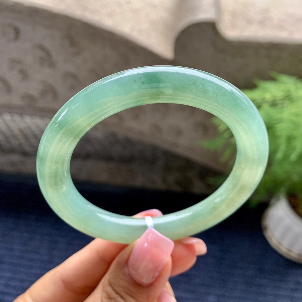 糯冰种油青色贵妃圆条手镯（55.7mm）（yc092181）