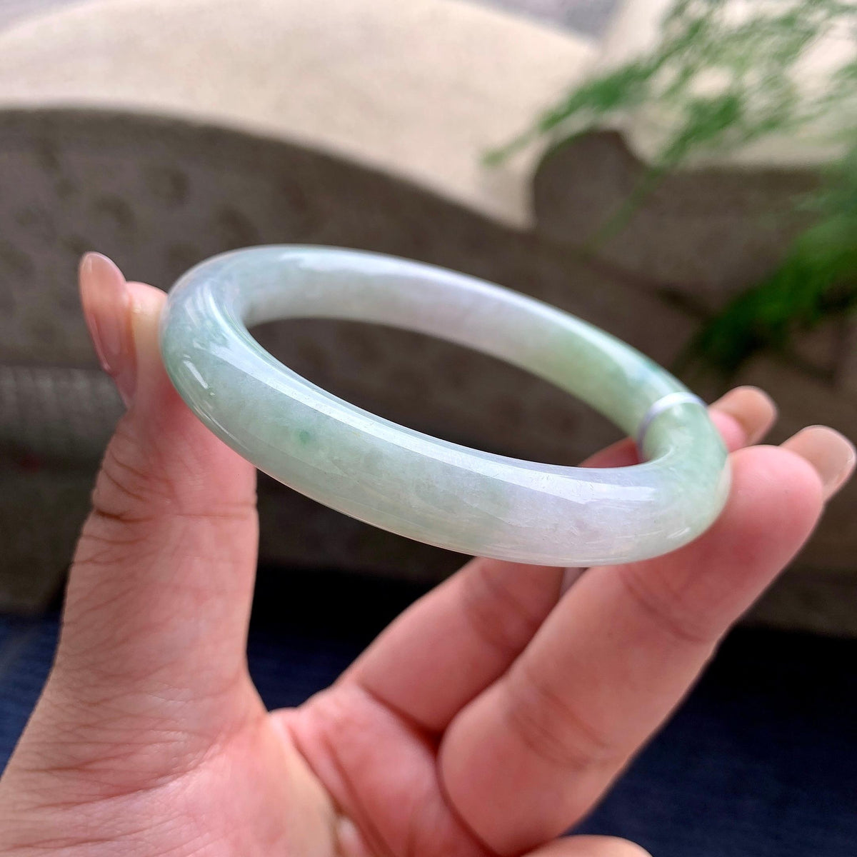 细糯种晴底飘蓝花圆条手镯 53.3圈口 天然缅甸A货翡翠（yc699661）