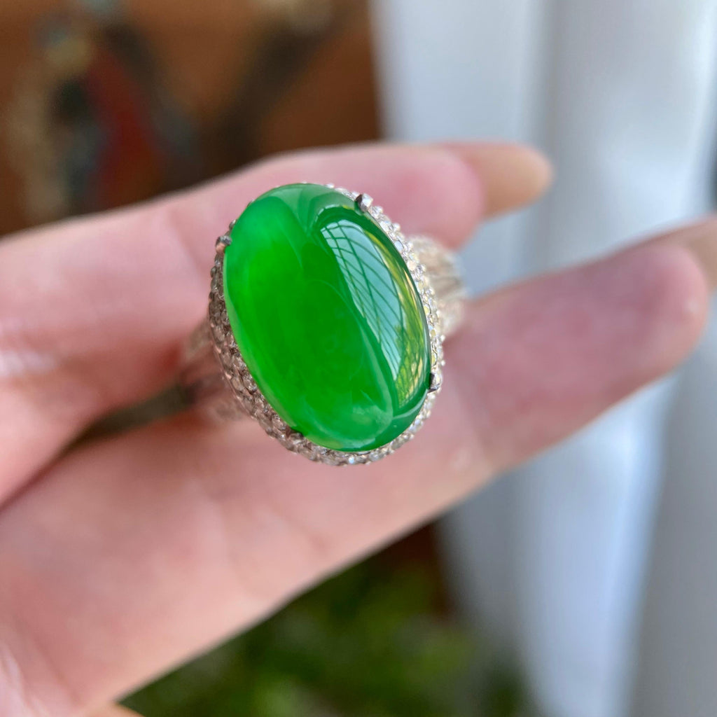 冰种阳绿椭圆戒面裸石（yc234252）