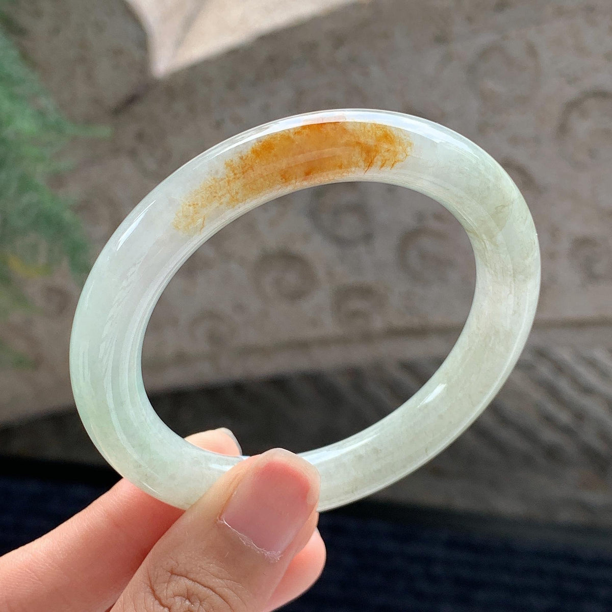 细糯种 飘黄翡圆条手镯 53圈 天然缅甸A货翡翠（yc699568）