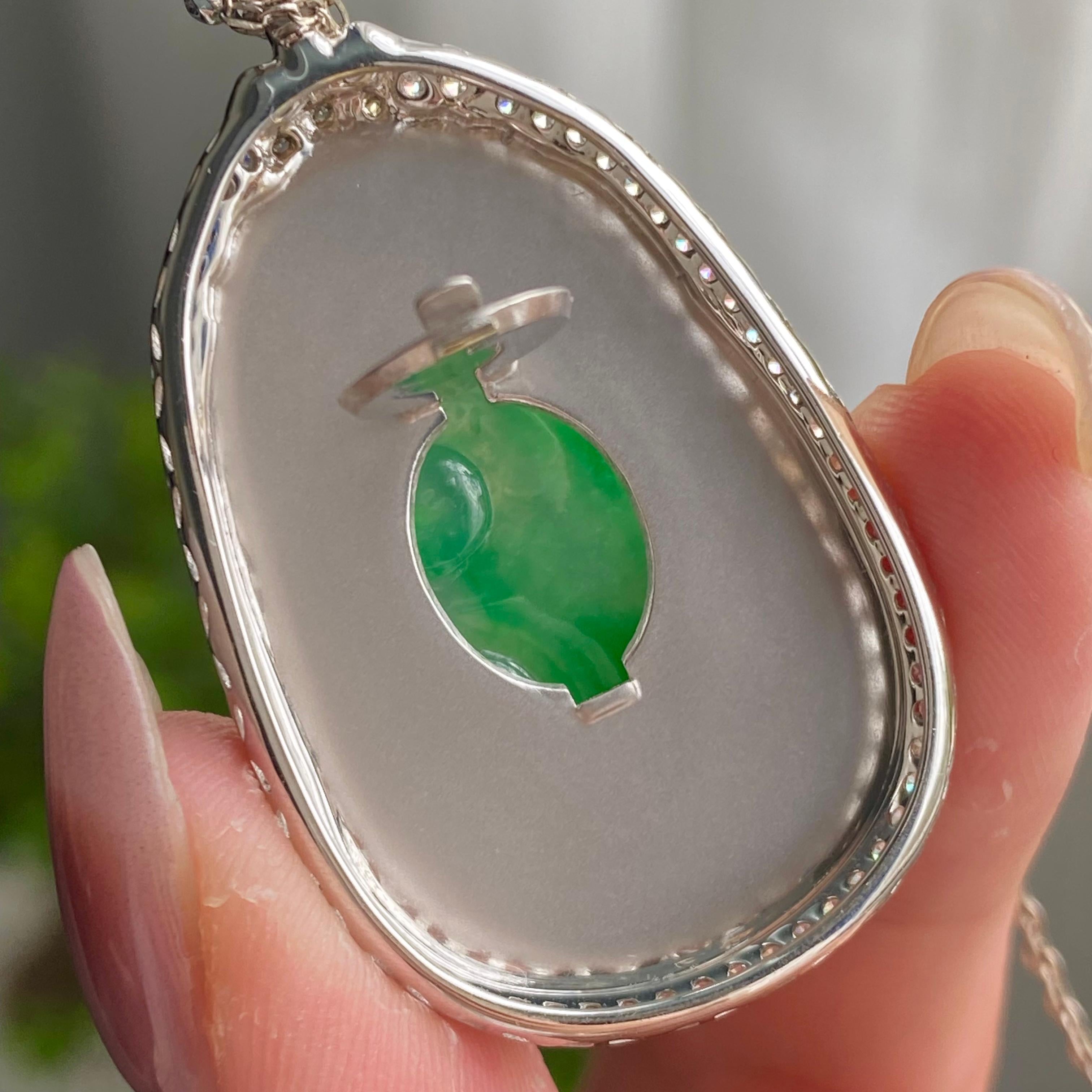 18k金钻镶糯冰种飘阳绿花如意吊坠（yc201235）