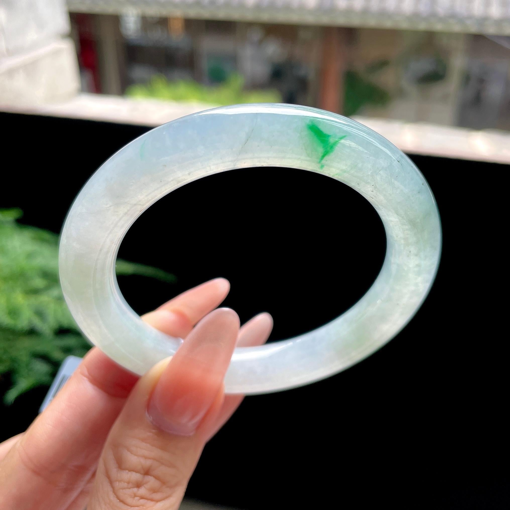 糯冰种冰晴底飘绿圆条 55圈口 天然缅甸A货翡翠（yc527802）