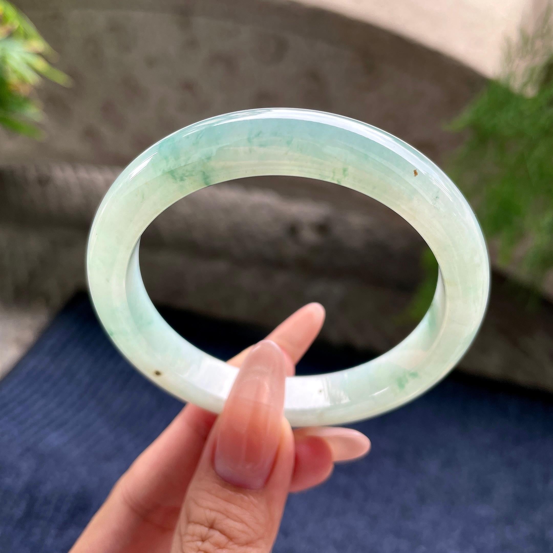 细糯种晴底飘花正圈平安镯 56圈口 天然缅甸A货翡翠（yc530784）