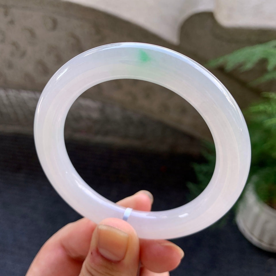 糯冰白月光飘绿圆条手镯（54.6mm）（yc029065）