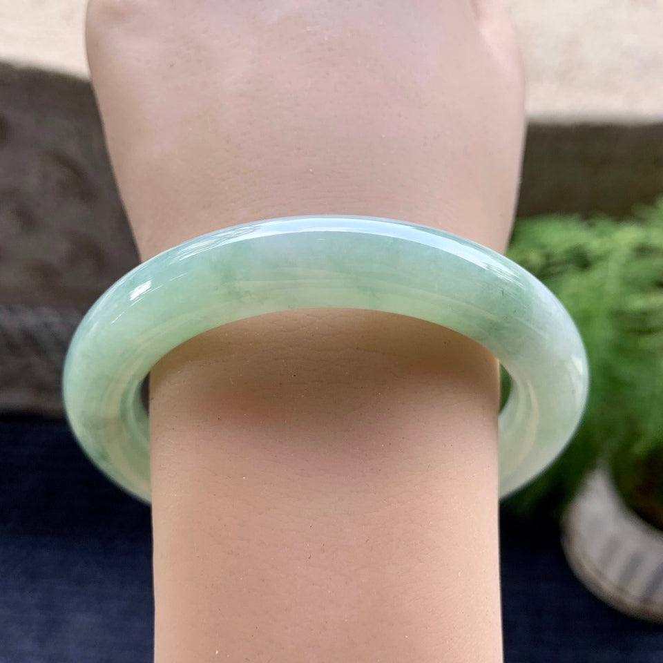 细糯种晴底飘花圆条手镯（56.2mm）（yc093311）