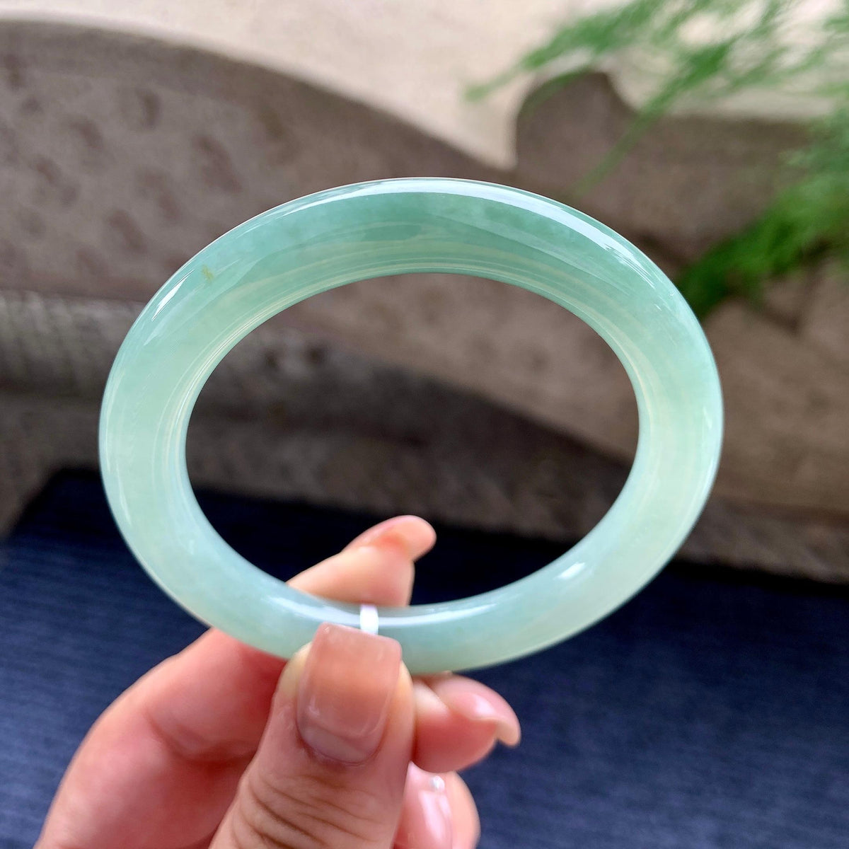 细糯种湖水绿圆条手镯 52.5圈口 天然缅甸A货翡翠（yc699651）
