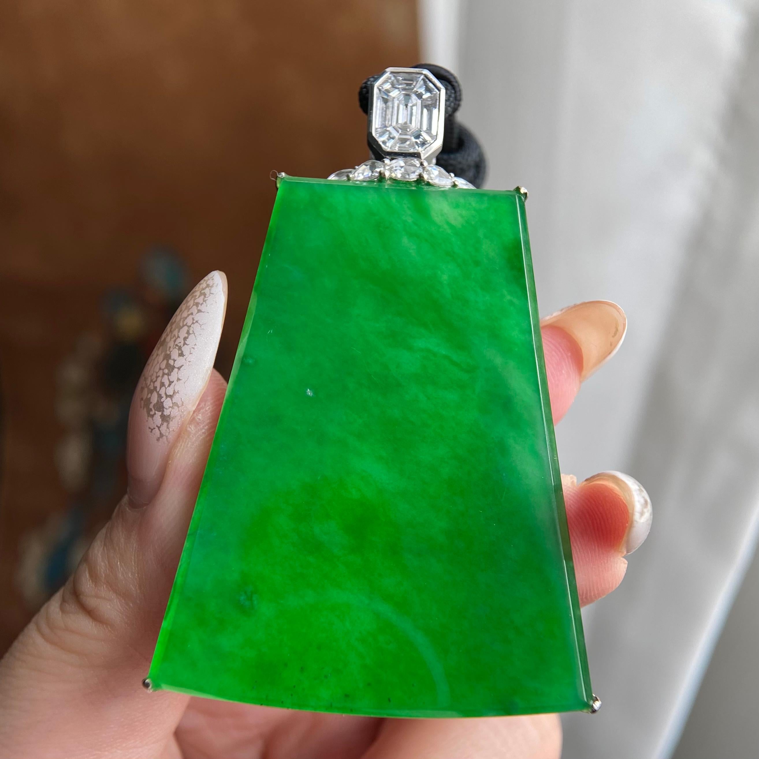 18k金钻镶冰种辣阳绿无事牌吊坠（yc224121）