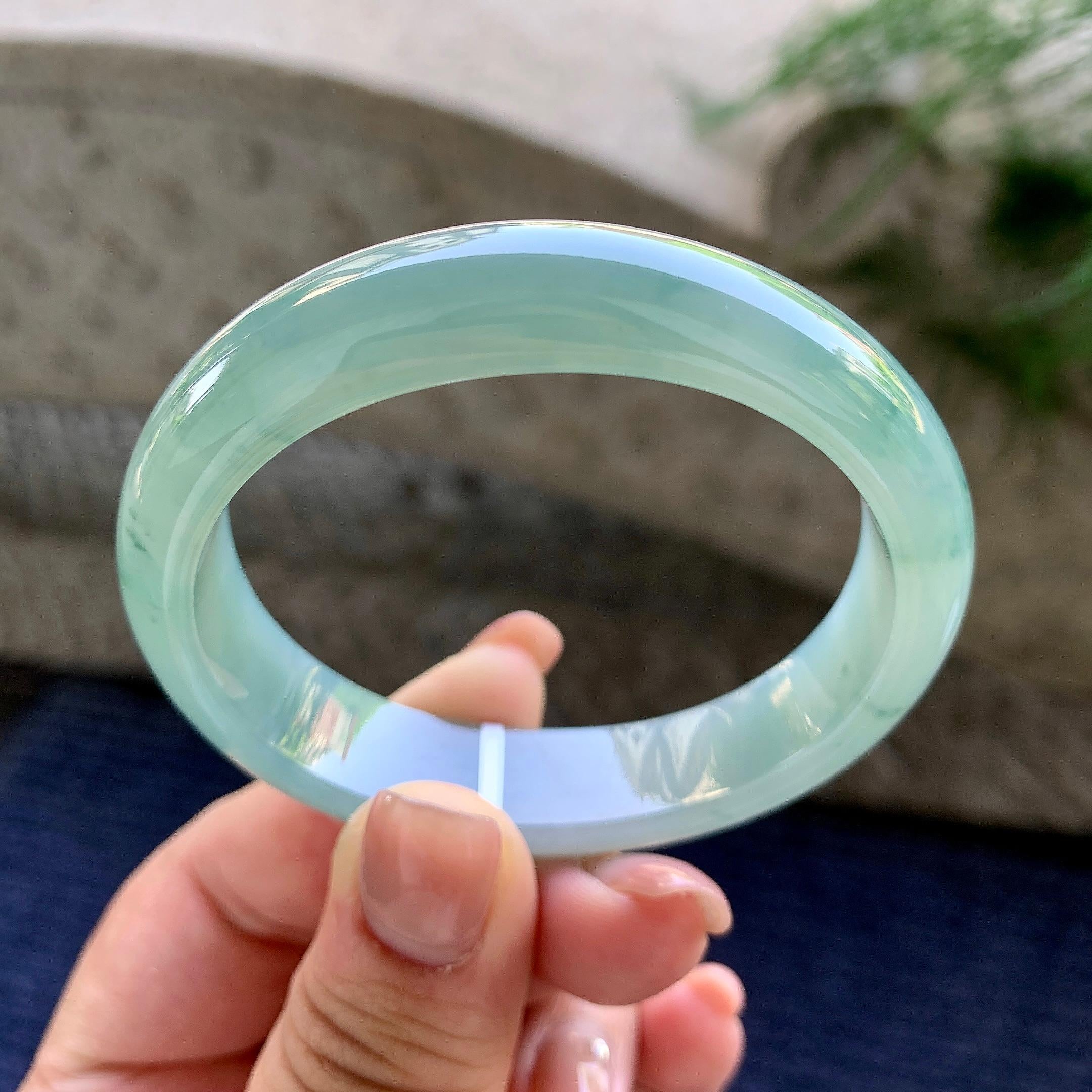 细糯种蓝底飘蓝花贵妃手镯 54.5圈口 天然缅甸A货翡翠（yc501088）