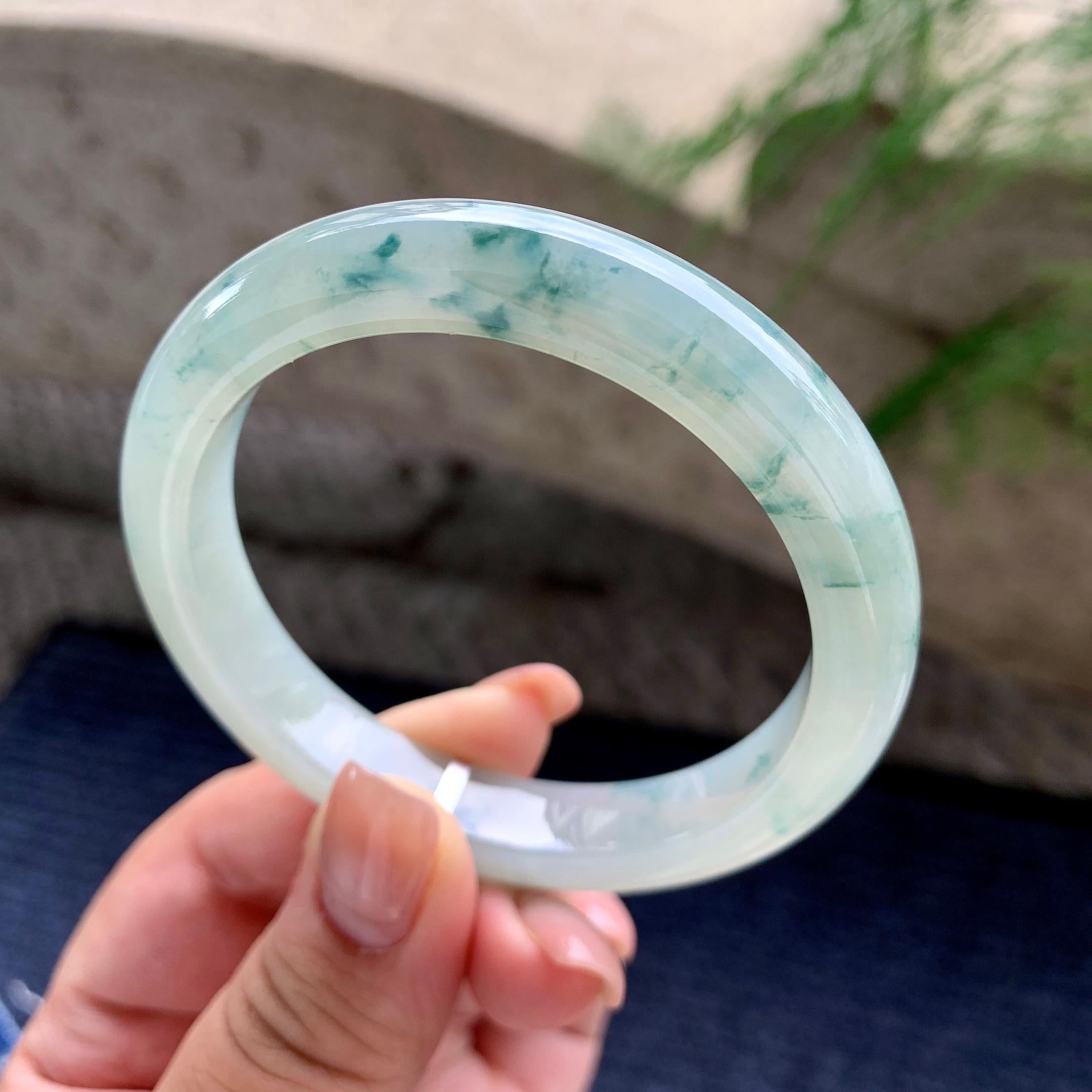 糯冰种飘蓝花正圈平安镯 55圈口 天然缅甸A货翡翠（yc524406）