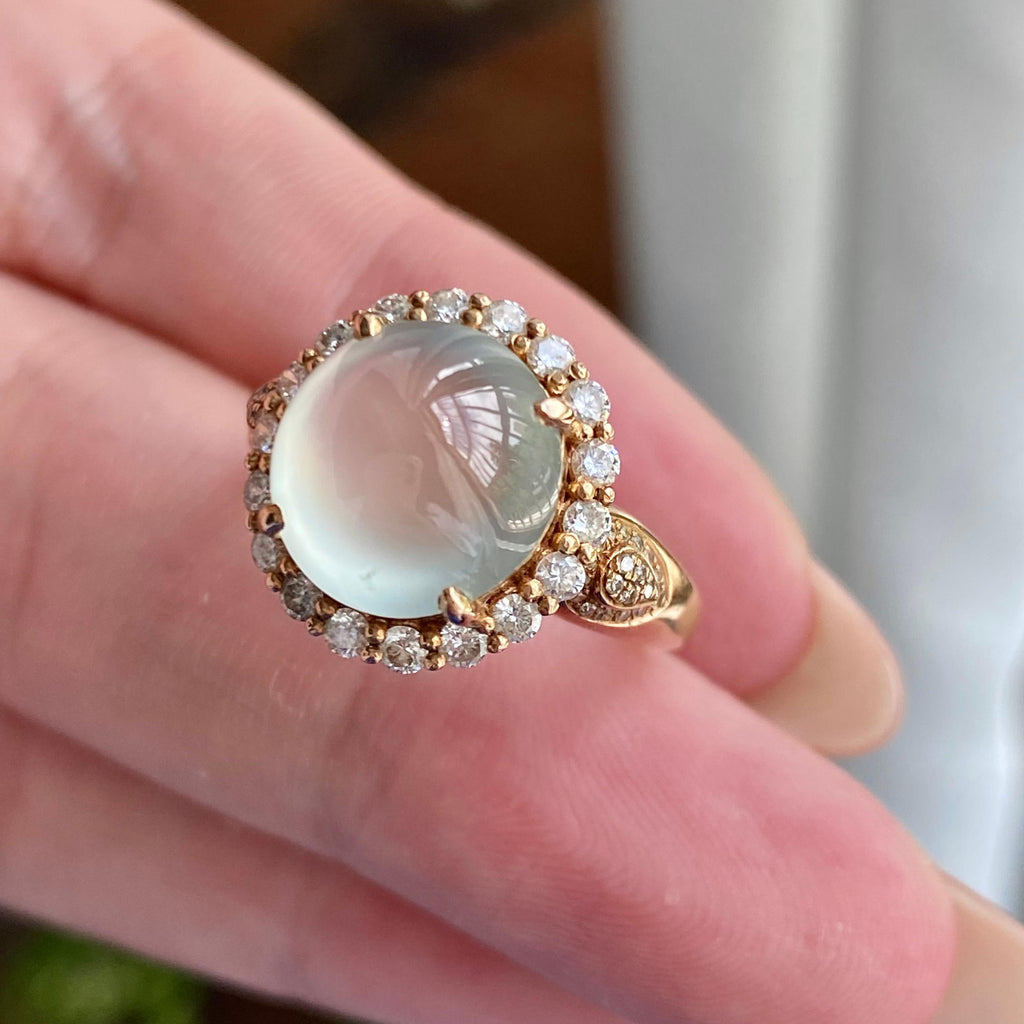 18k金钻镶冰玻种白月光蛋面戒指（yc235117）