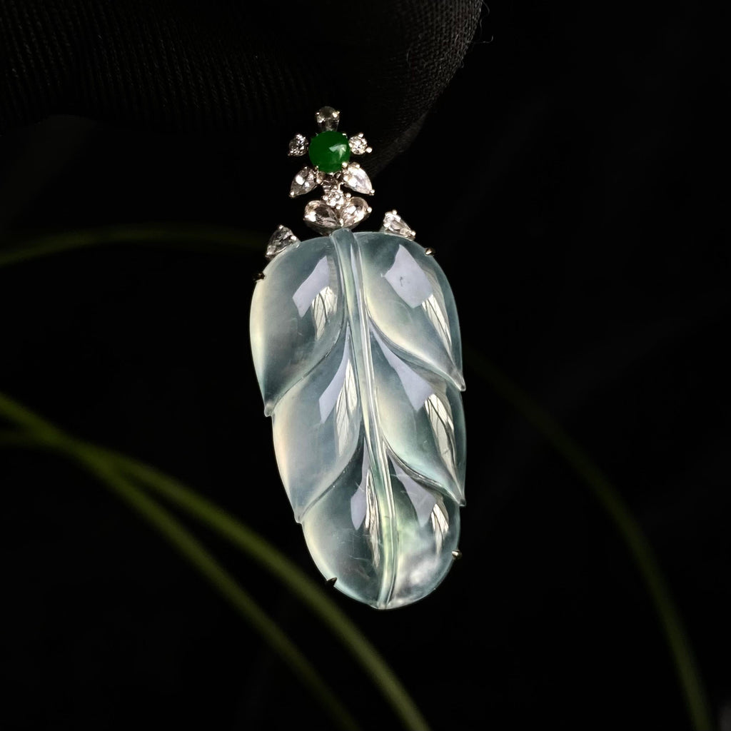 18k金钻镶冰种飘花玉叶吊坠（yc252010）