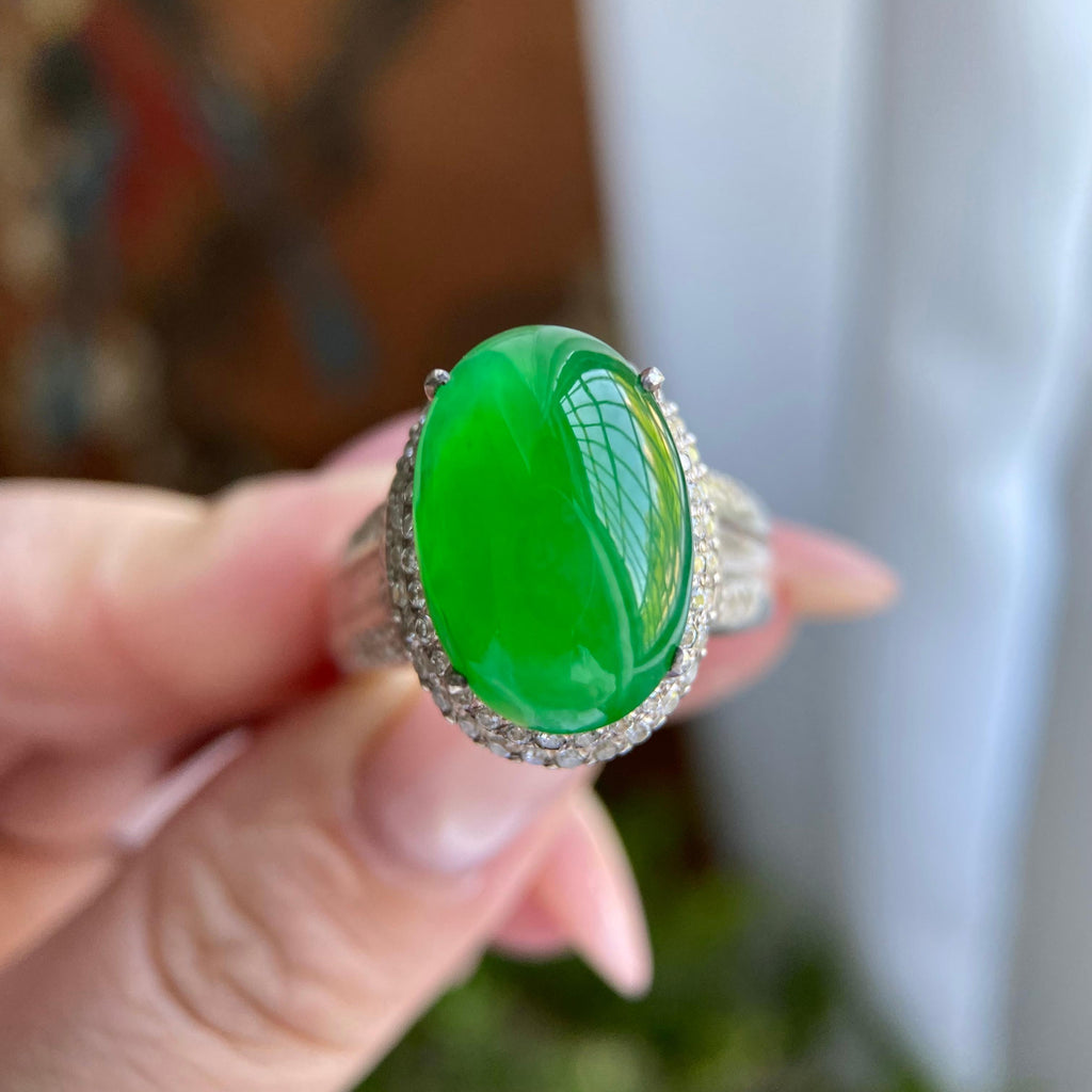 冰种阳绿椭圆戒面裸石（yc234252）