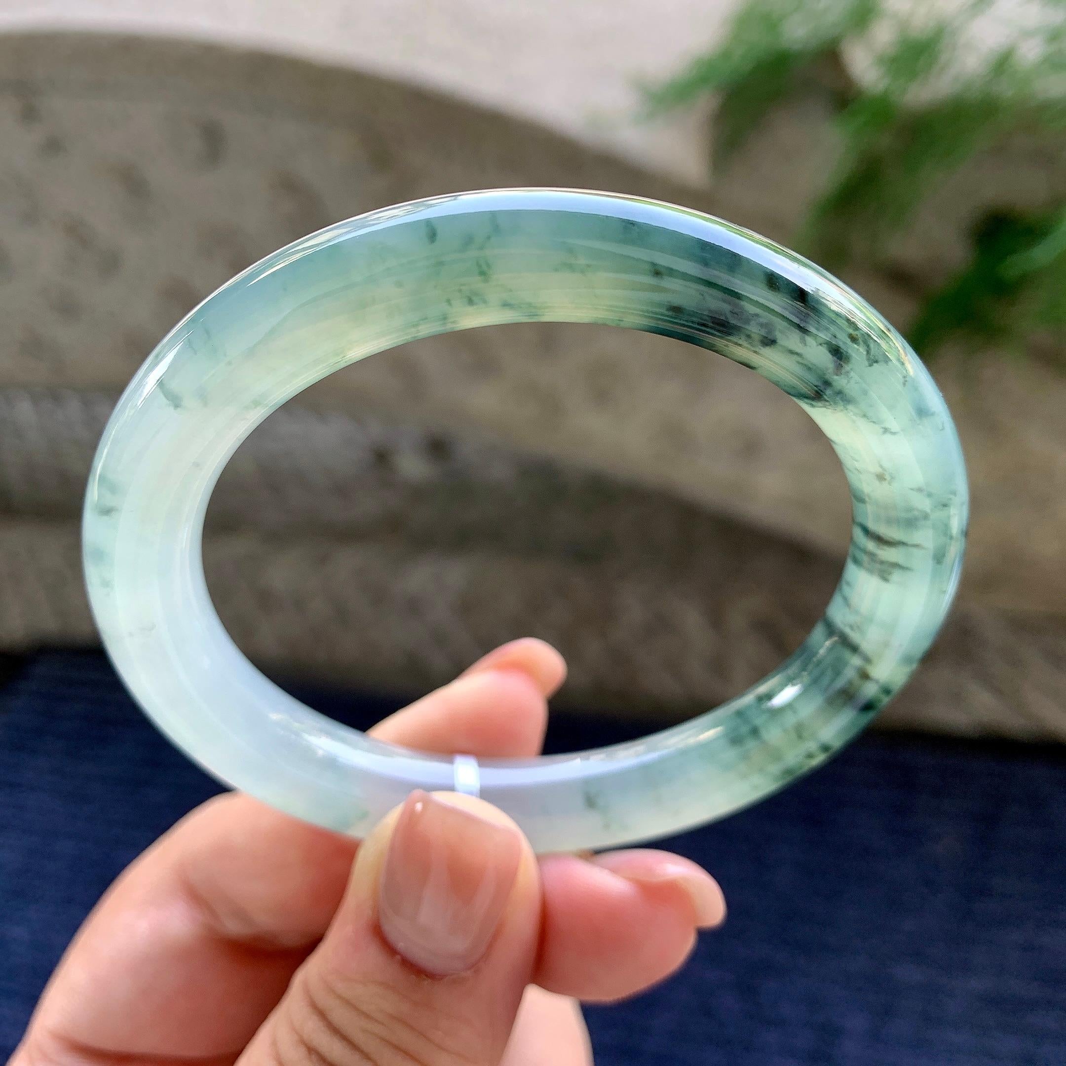 糯冰种飘蓝花贵妃手镯 55.5圈口 天然缅甸A货翡翠（yc498082）