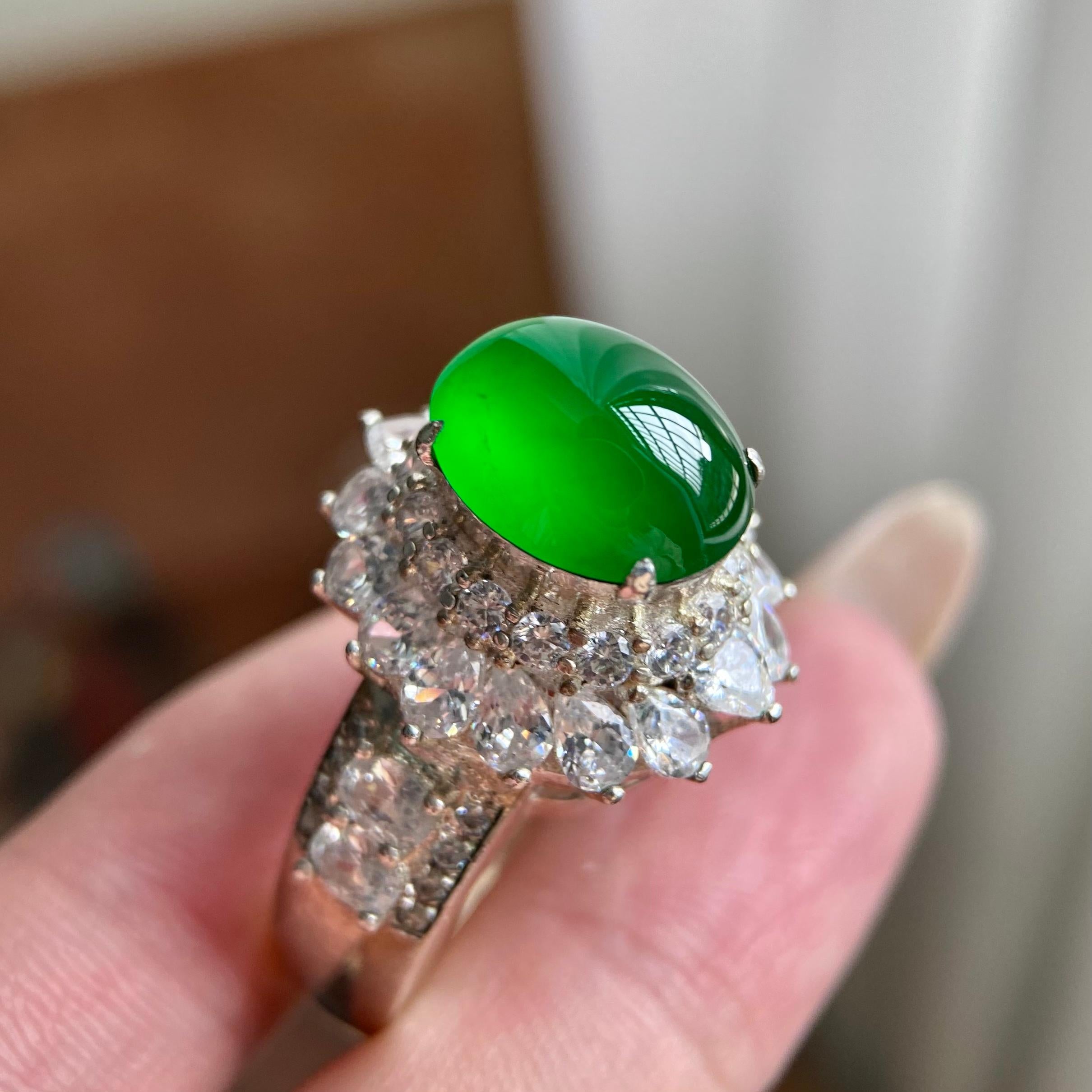 冰玻种帝王绿蛋面裸石（yc223611）