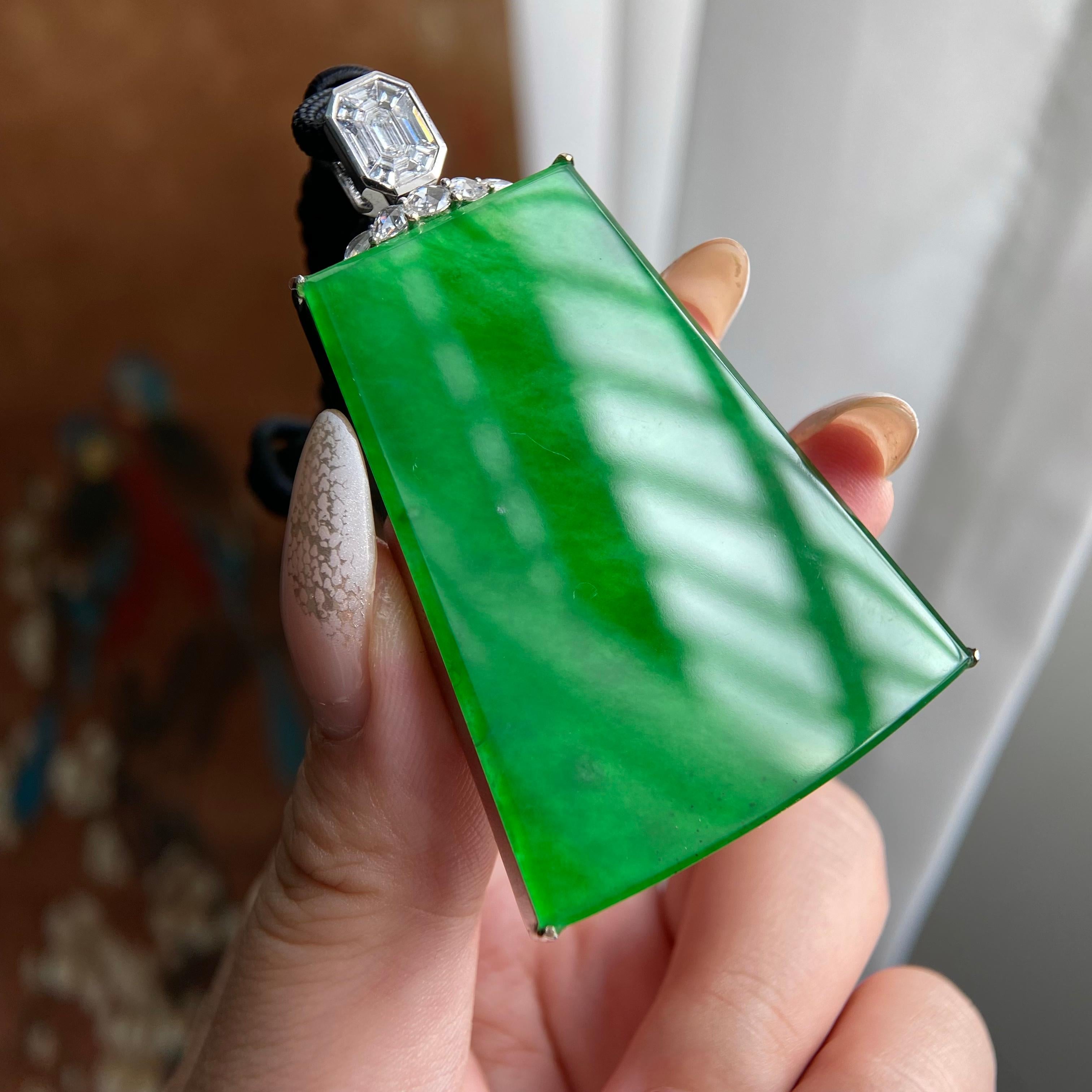 18k金钻镶冰种辣阳绿无事牌吊坠（yc224121）