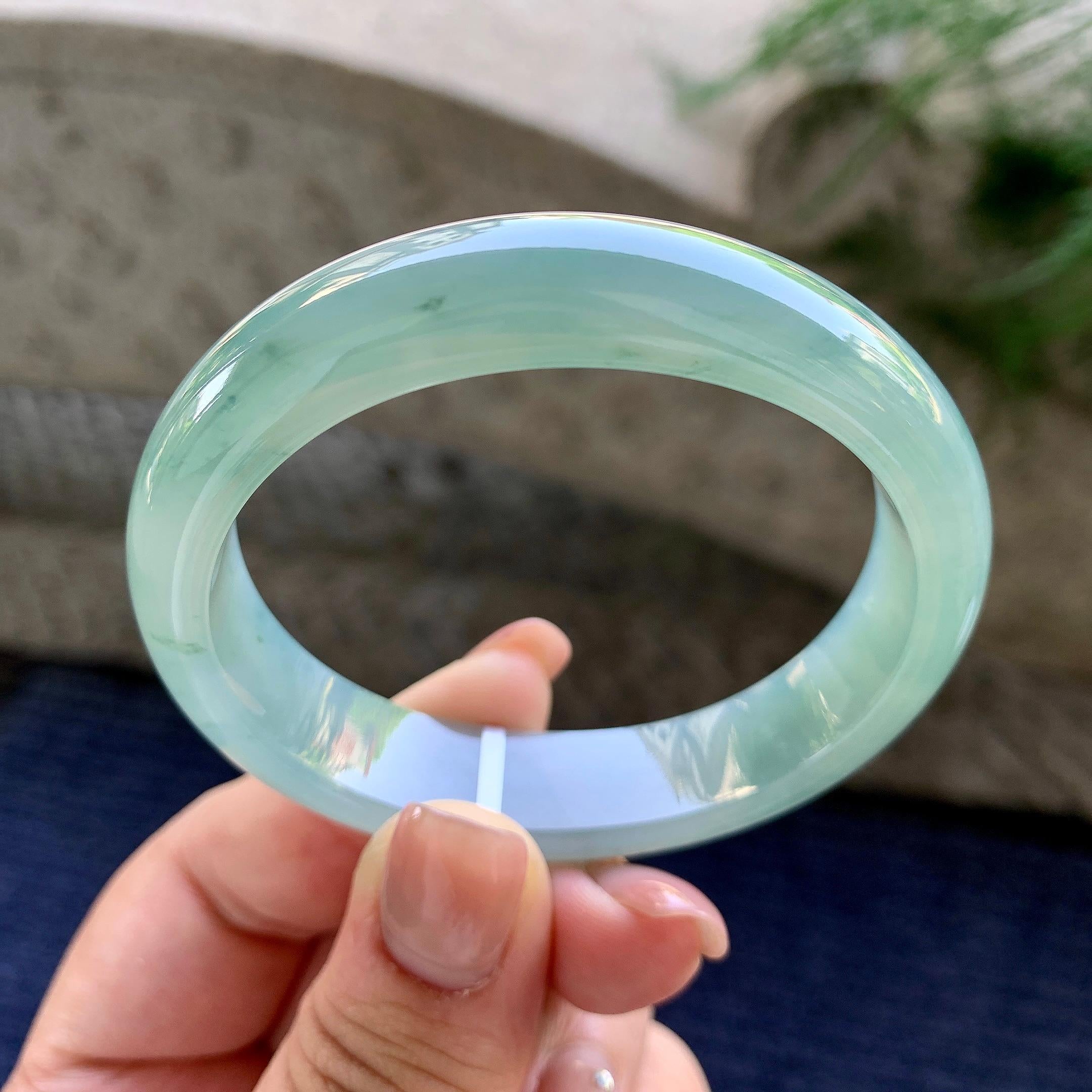 细糯种蓝底飘蓝花贵妃手镯 54.5圈口 天然缅甸A货翡翠（yc501088）