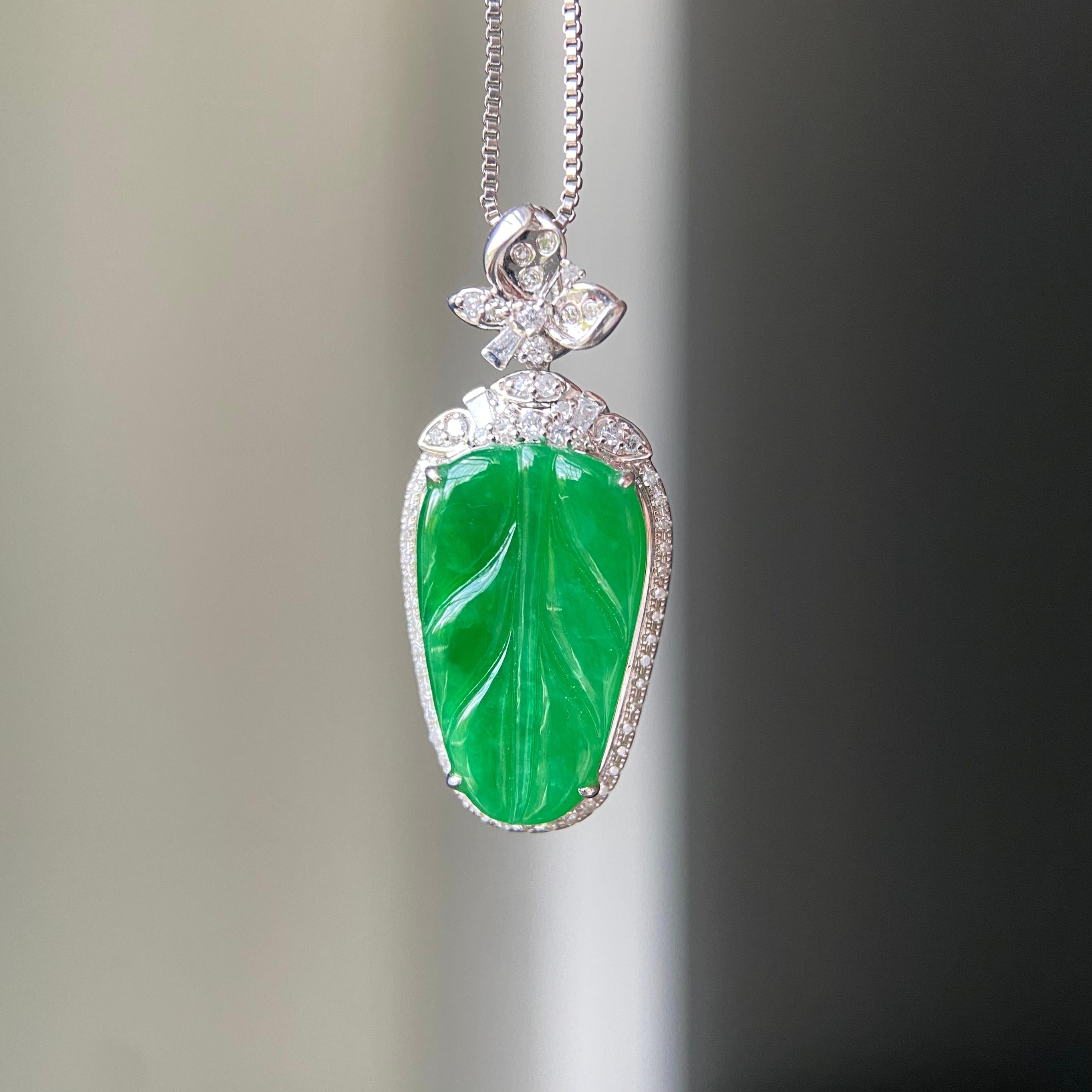 18k金钻镶糯冰种阳绿玉叶吊坠（yc216837）