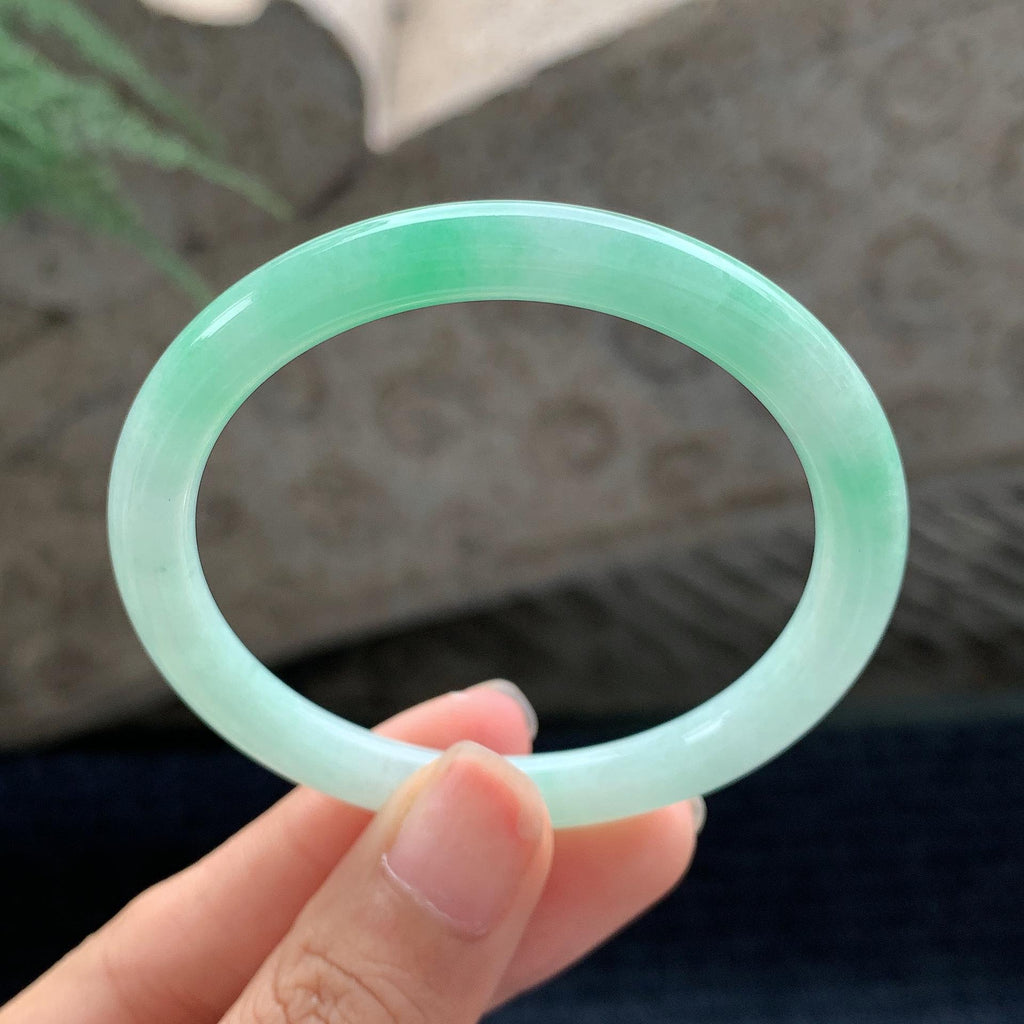细糯种飘绿圆条手镯 51.5圈 天然缅甸A货翡翠（yc696421）