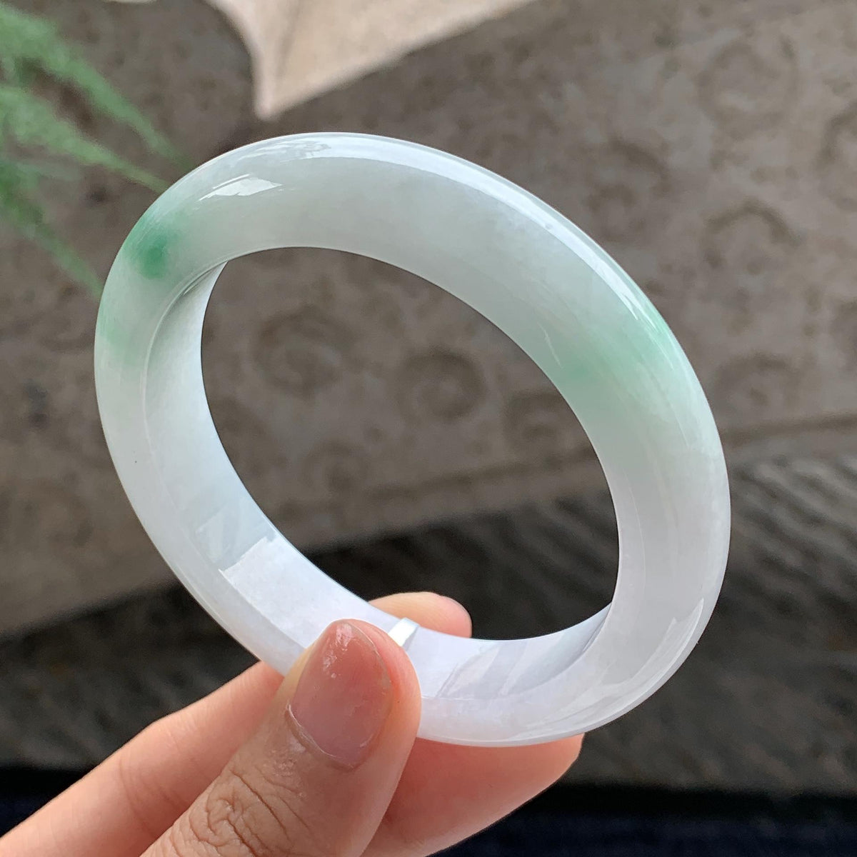 细糯种 白底青正圈平安镯 55圈 天然缅甸A货翡翠（yc701141）
