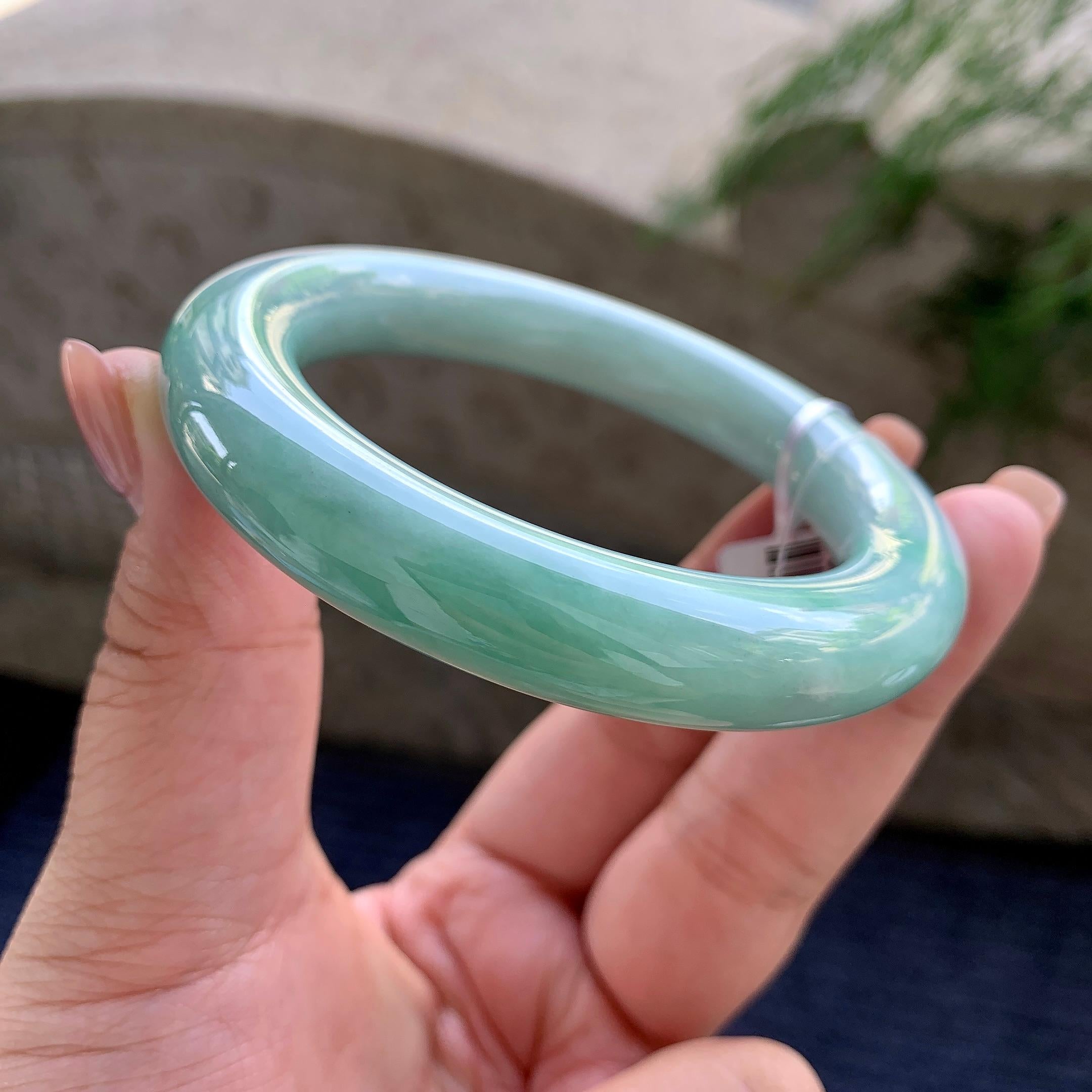 细糯种飘翠绿圆条手镯 57圈口 天然缅甸A货翡翠（yc502581）