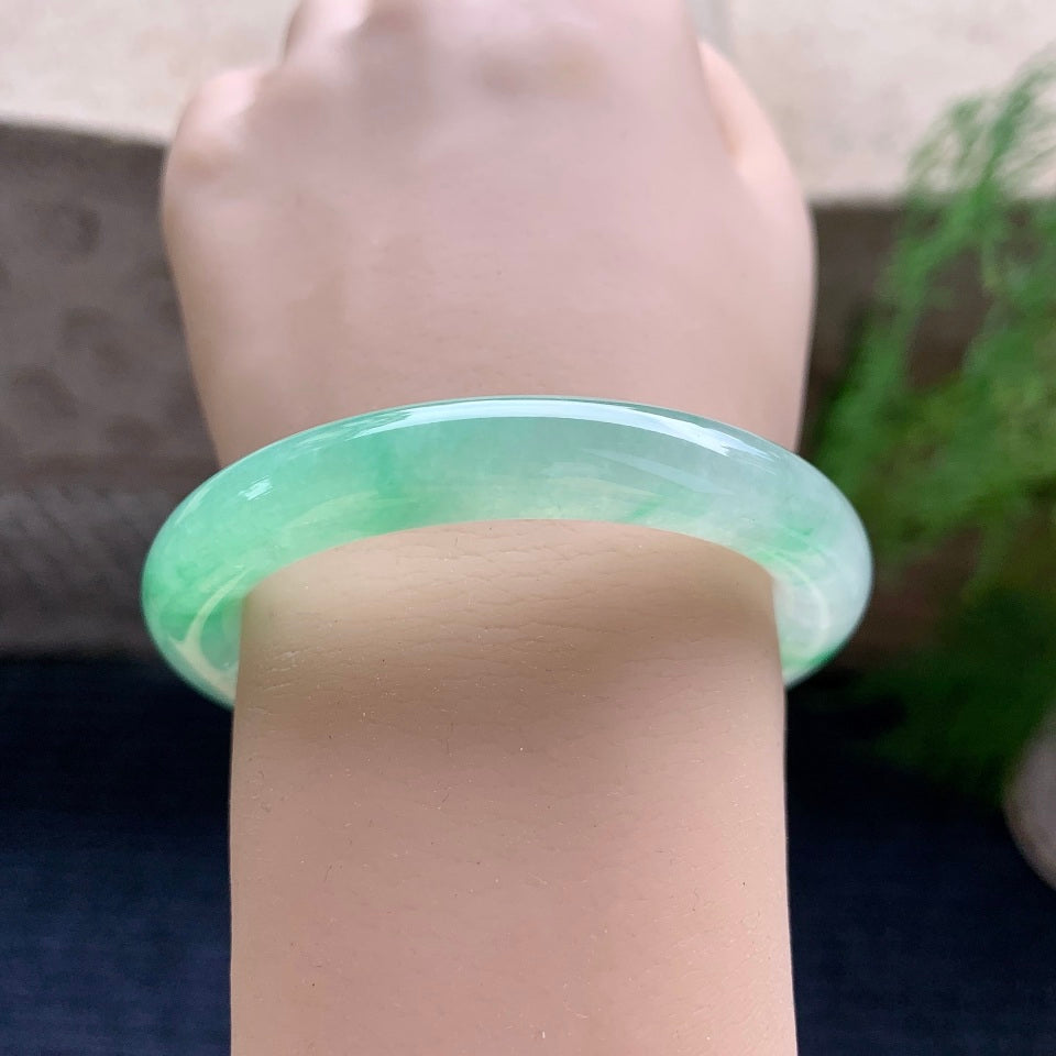 糯冰种飘绿圆条手镯（52mm）（yc173914）