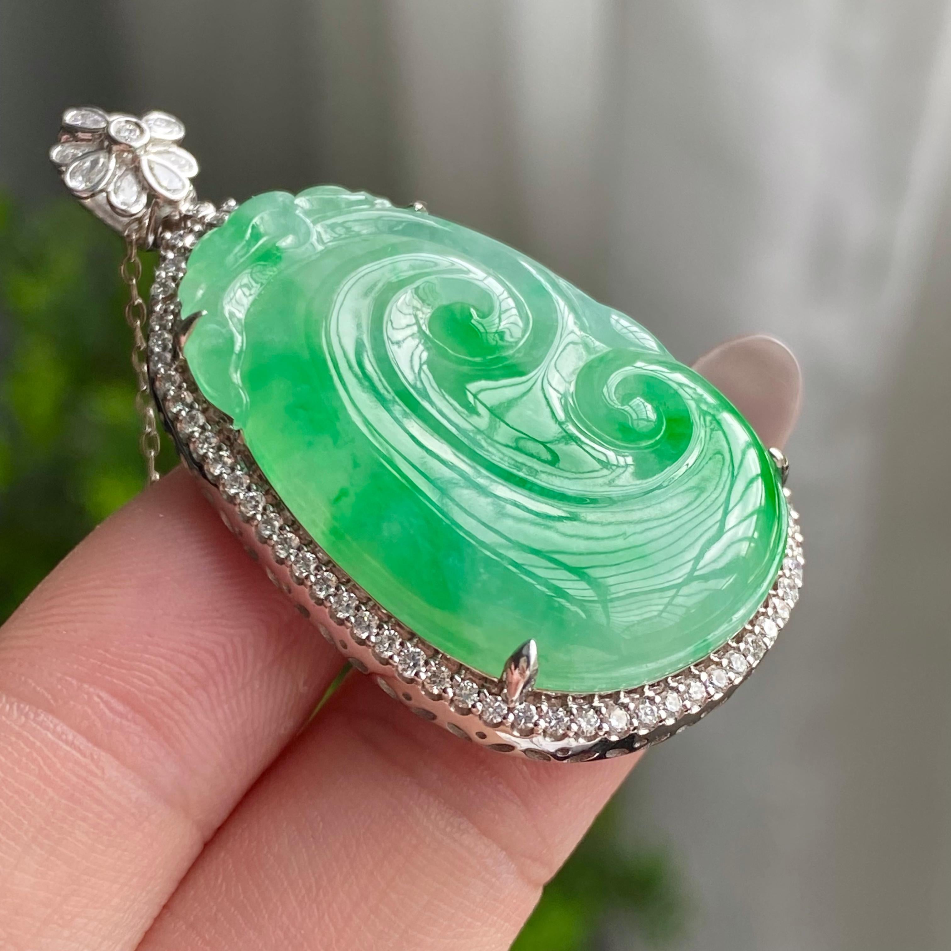 18k金钻镶糯冰种飘阳绿花如意吊坠（yc201235）