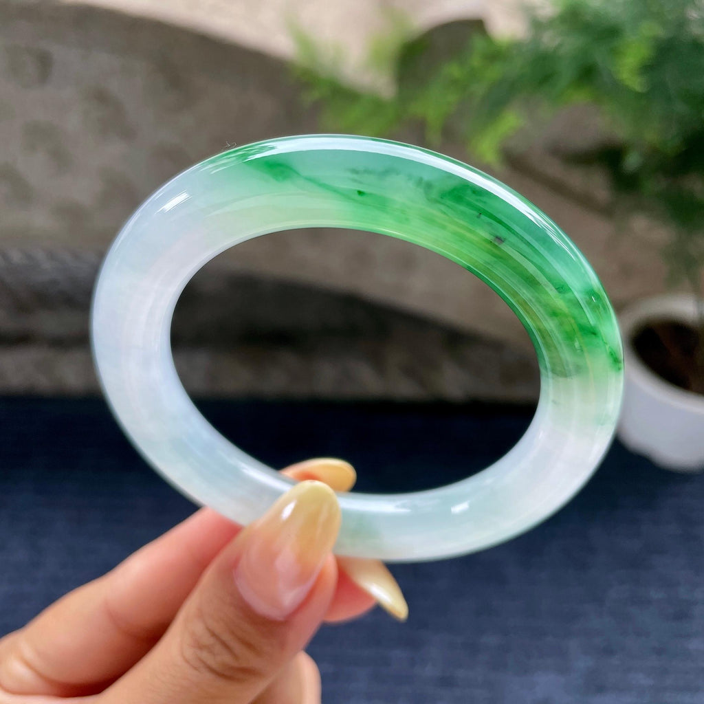 糯冰种飘绿圆条手镯54圈 （yc487040）