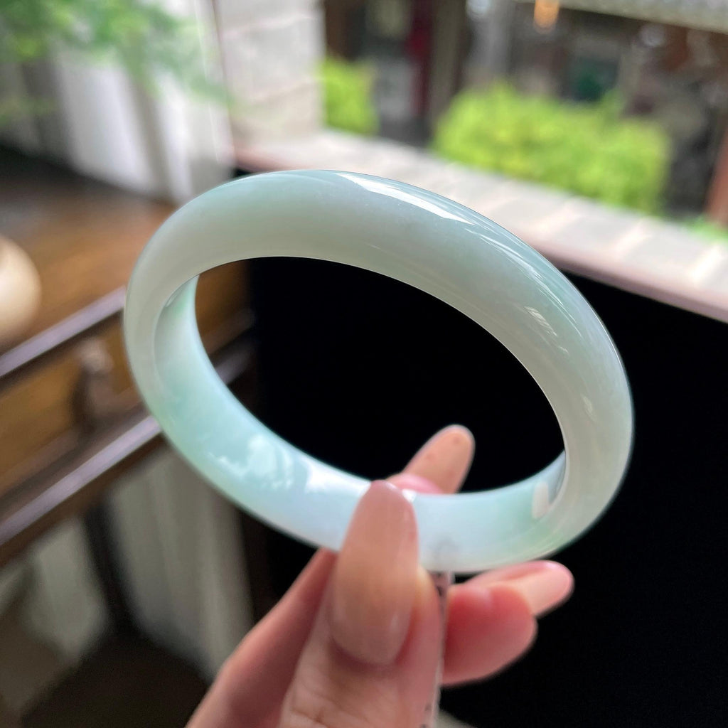 糯种带底色贵妃 55.6圈 天然缅甸A货翡翠（yc696408）