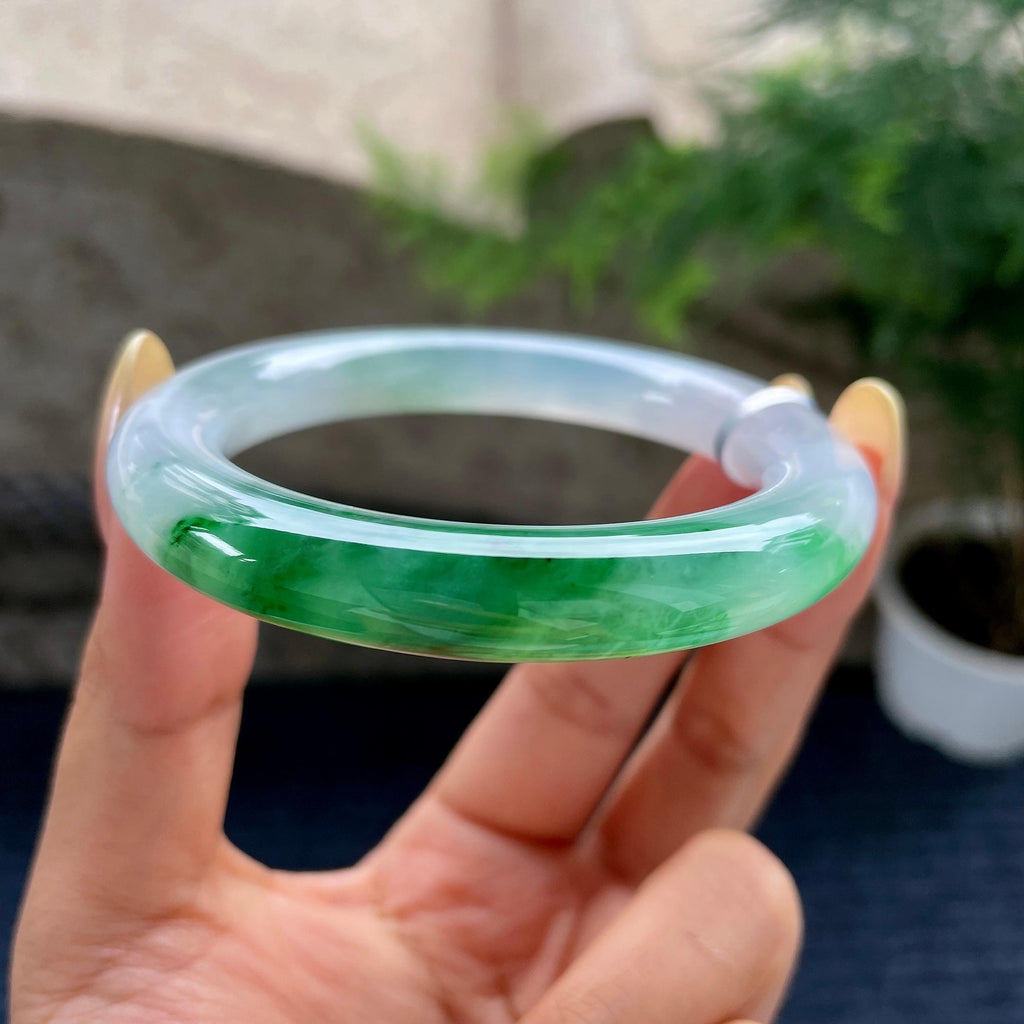 糯冰种飘绿圆条手镯54圈 （yc487040）