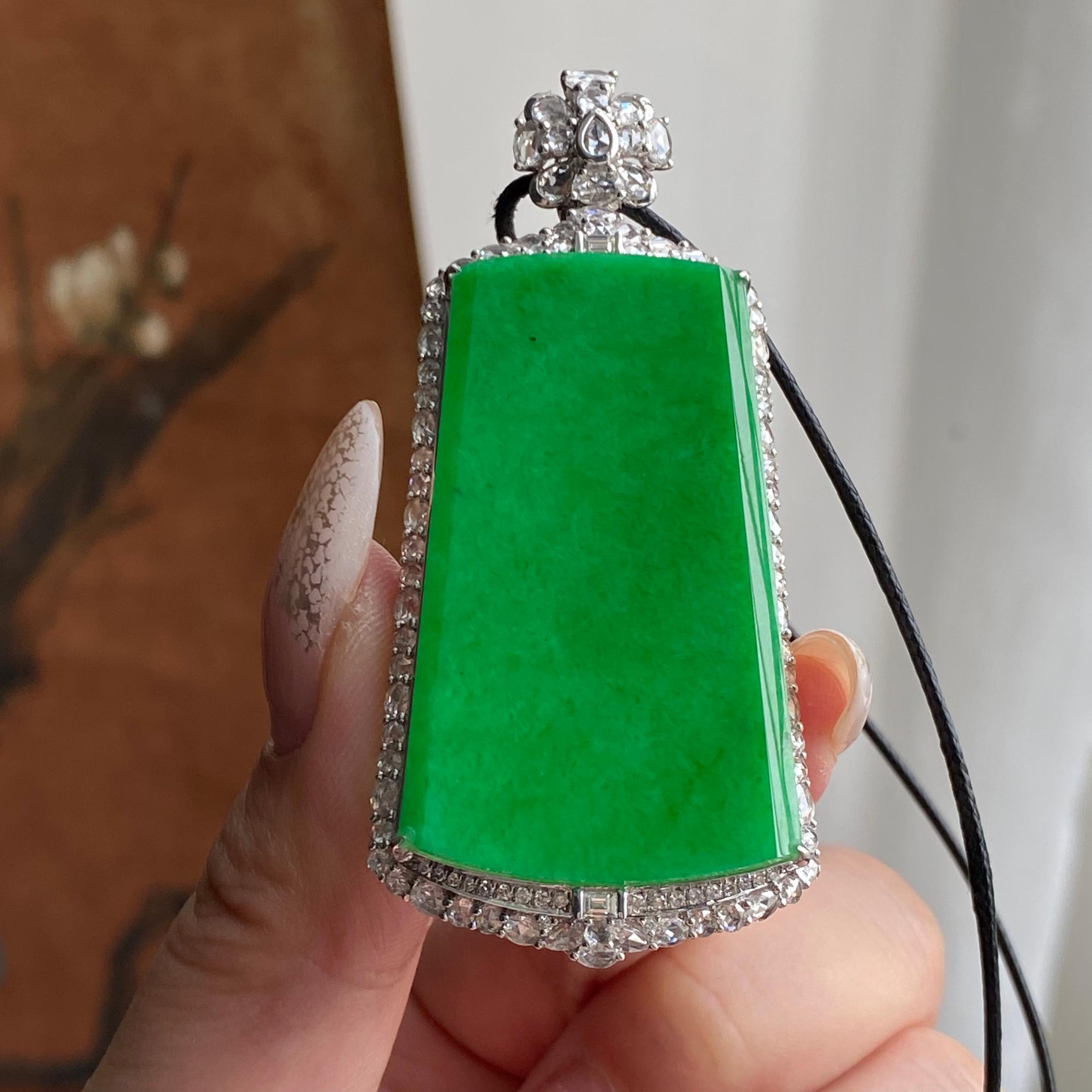 18k金钻镶冰种阳绿无事牌吊坠（yc224098）