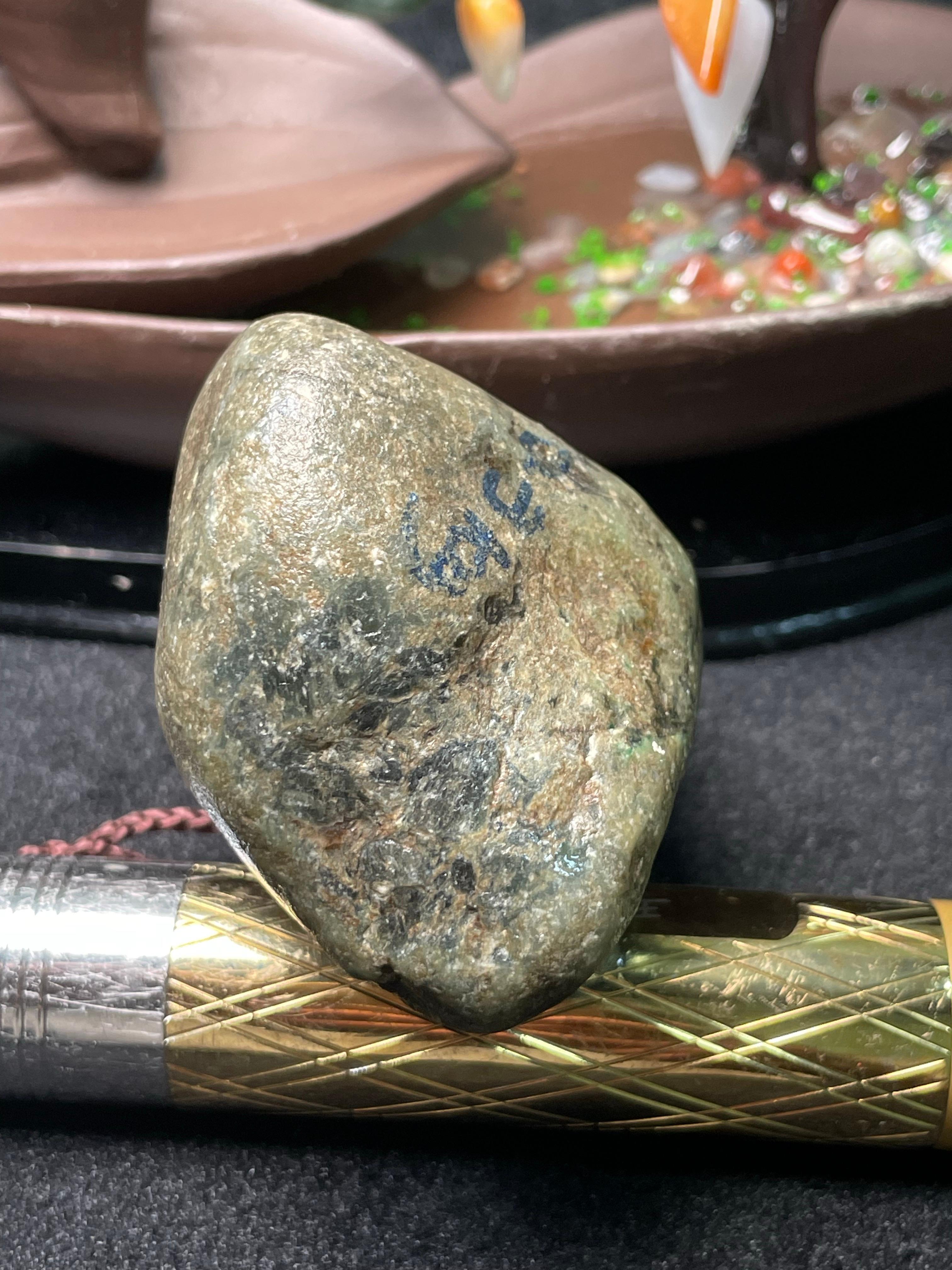 后江开窗冰底飘阳绿牌子挂件料（yc494742）