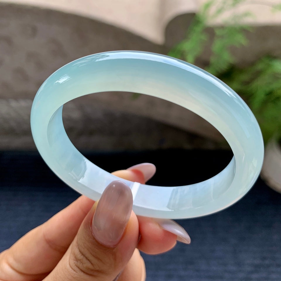 糯冰种淡蓝底贵妃手镯（54.7mm）（yc169902）