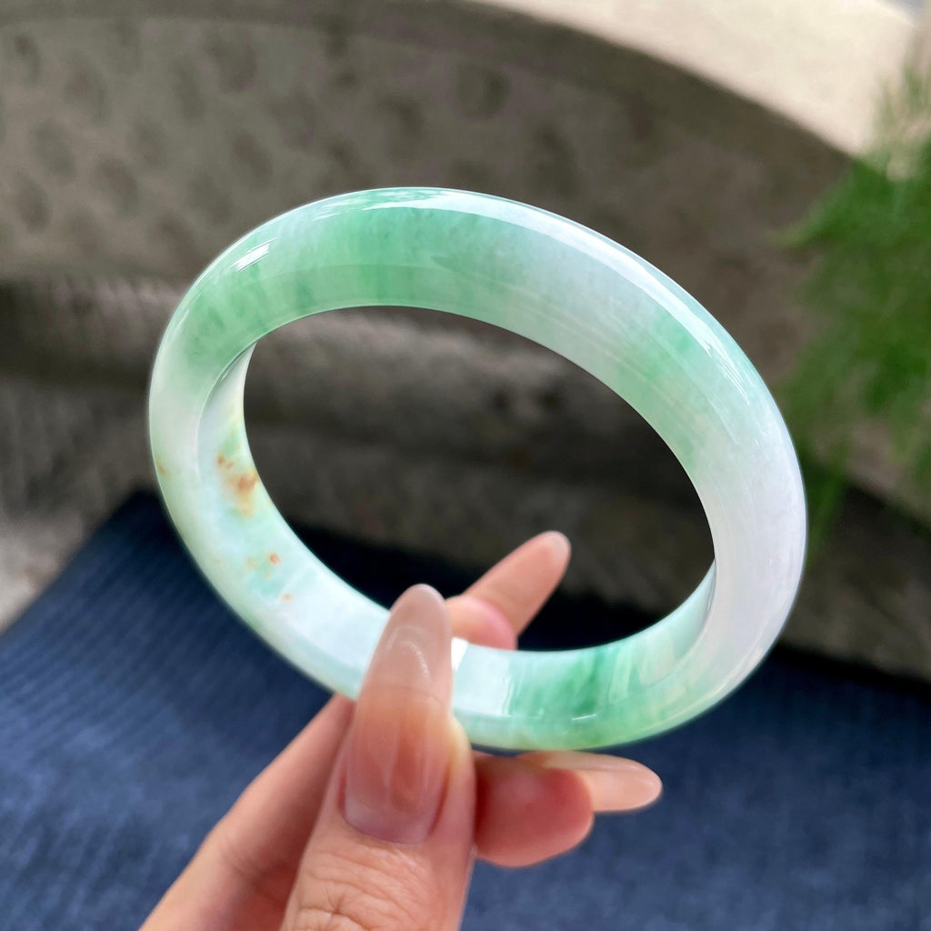 细糯种白底青带洒金正圈平安镯 57圈口 天然缅甸A货翡翠（yc530778）