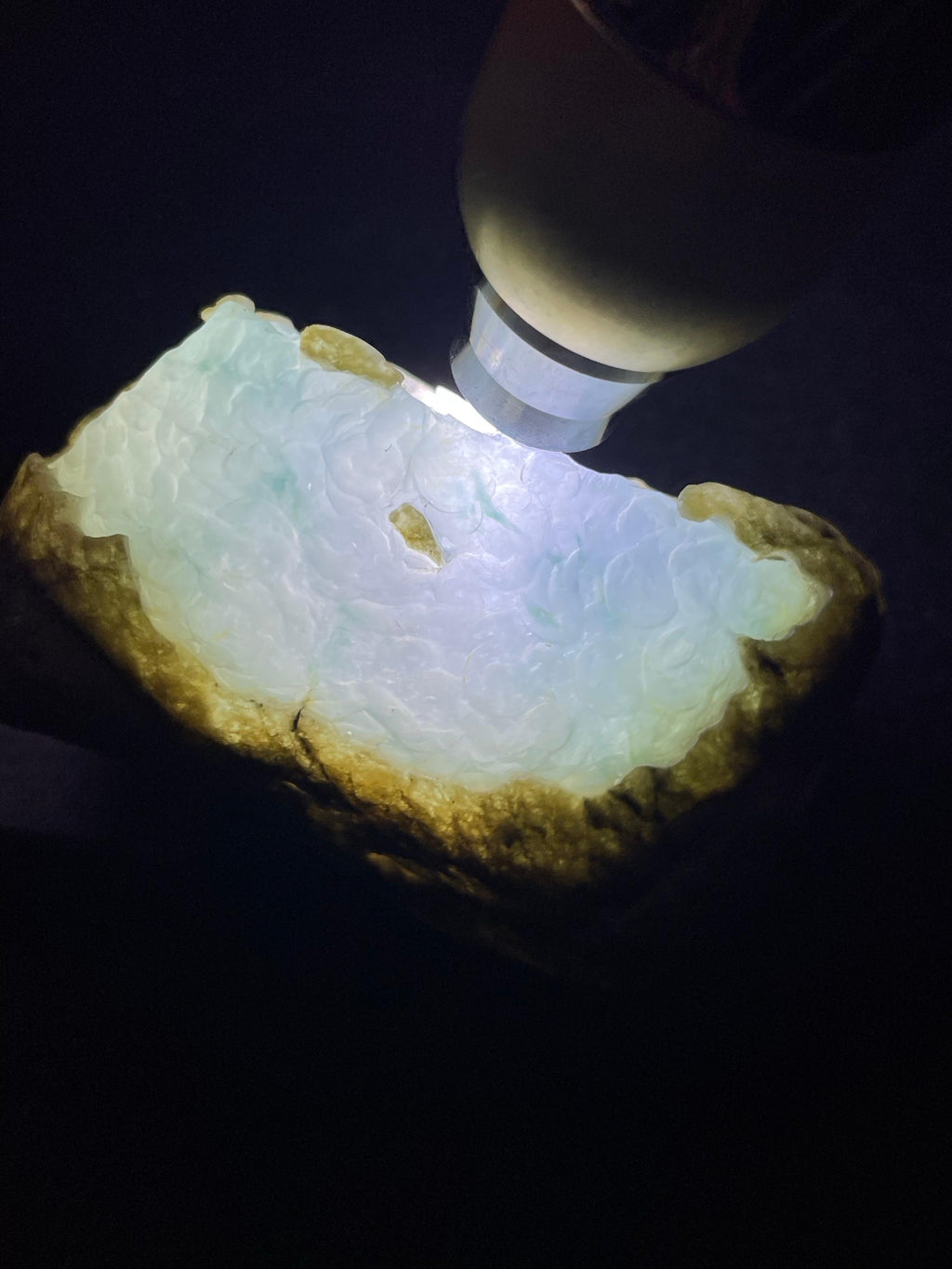莫西沙开窗雪花棉飘花挂件料（yc494011）