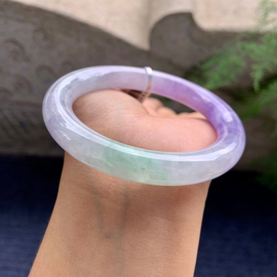 糯冰种紫罗兰飘绿花圆条手镯（58.5mm）（yc172328）