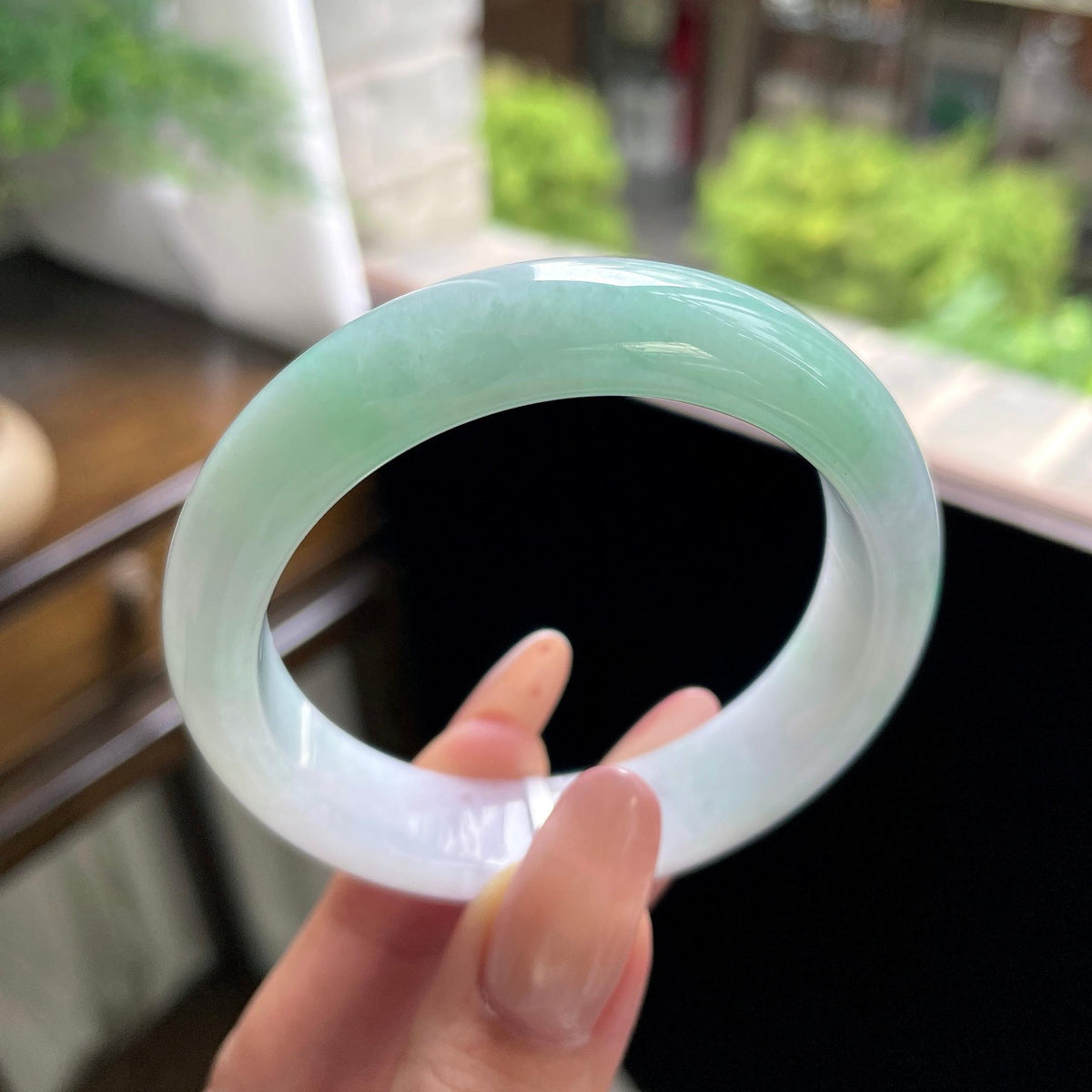 小圈口糯种白底青正圈平安镯 52.2圈 天然缅甸A货翡翠（yc703294）