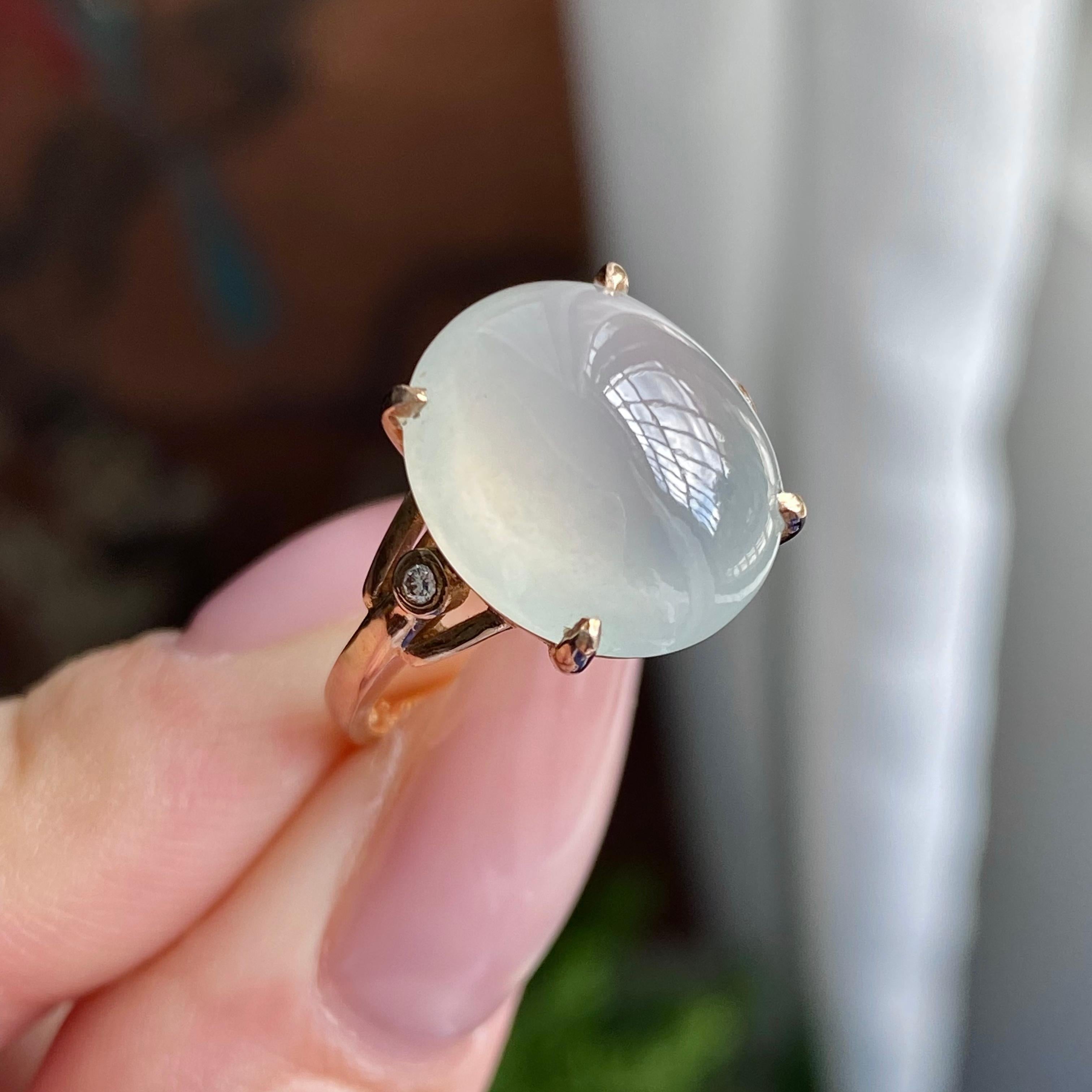 18k金钻镶冰种白月光蛋面戒指（yc235130）