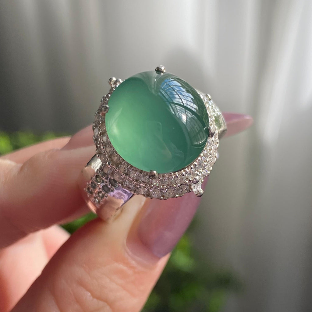 高冰种湖水绿蛋面戒面裸石（yc199657）