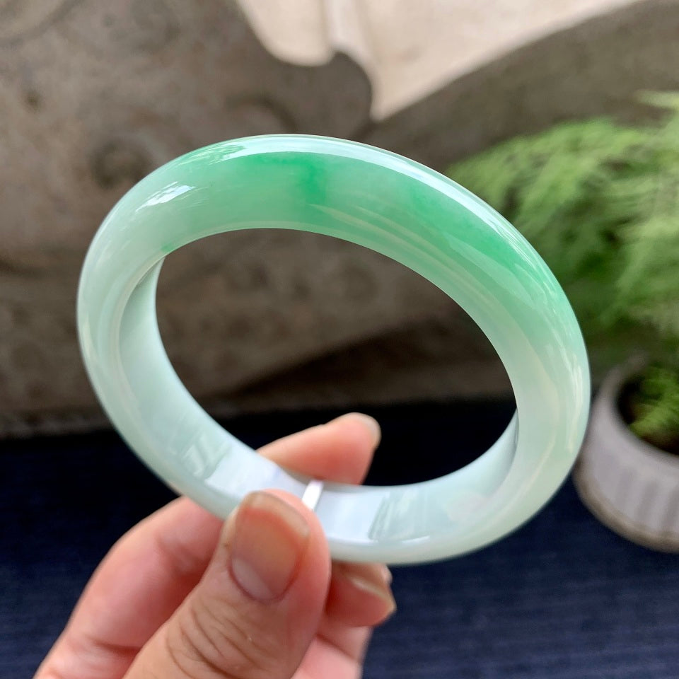 细糯种飘绿平安镯（55.7mm）（yc090499）