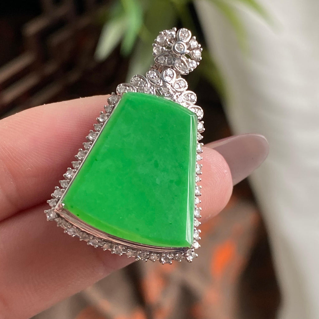 18k金钻镶冰种满绿无事牌吊坠（yc195123）