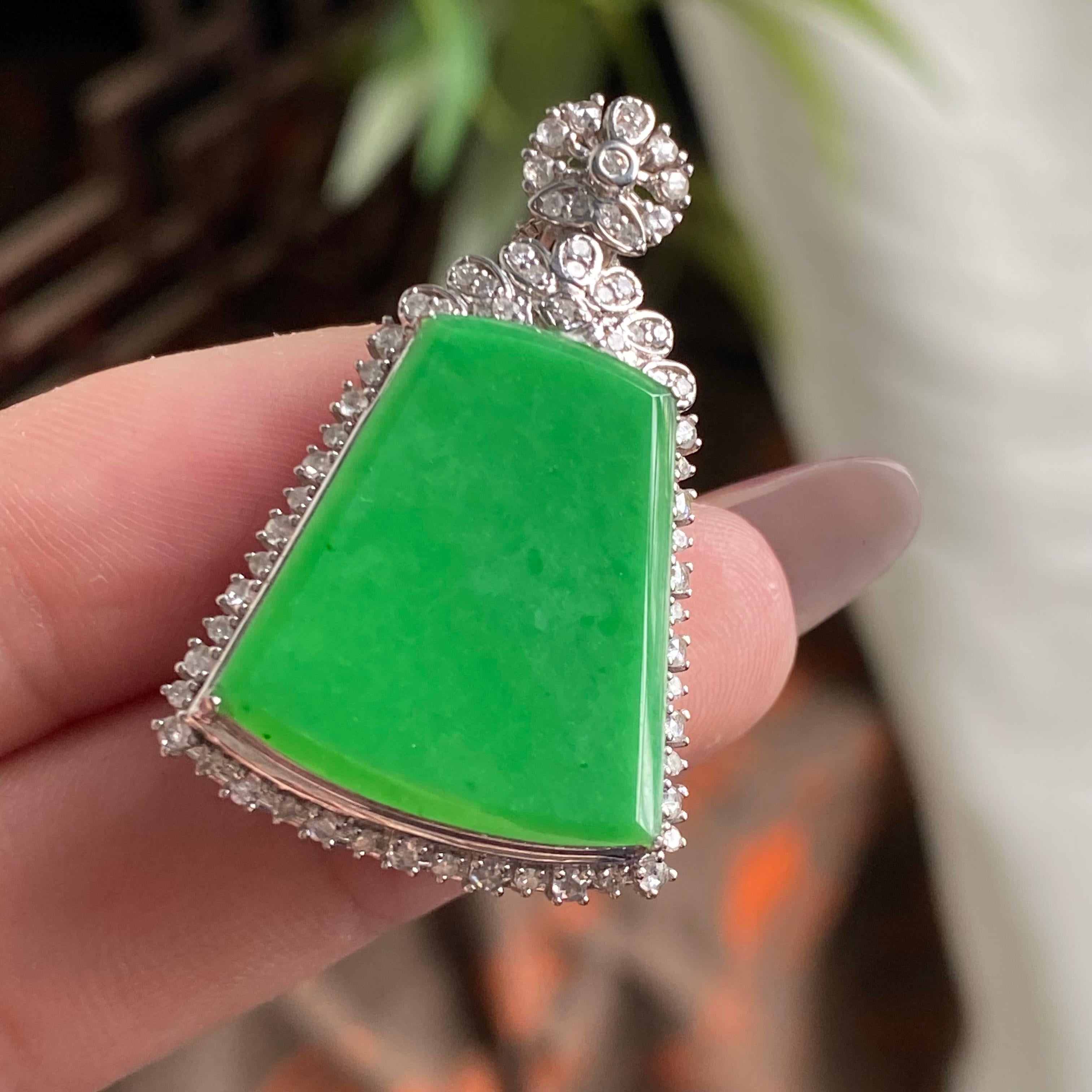 18k金钻镶冰种满绿无事牌吊坠（yc195123）