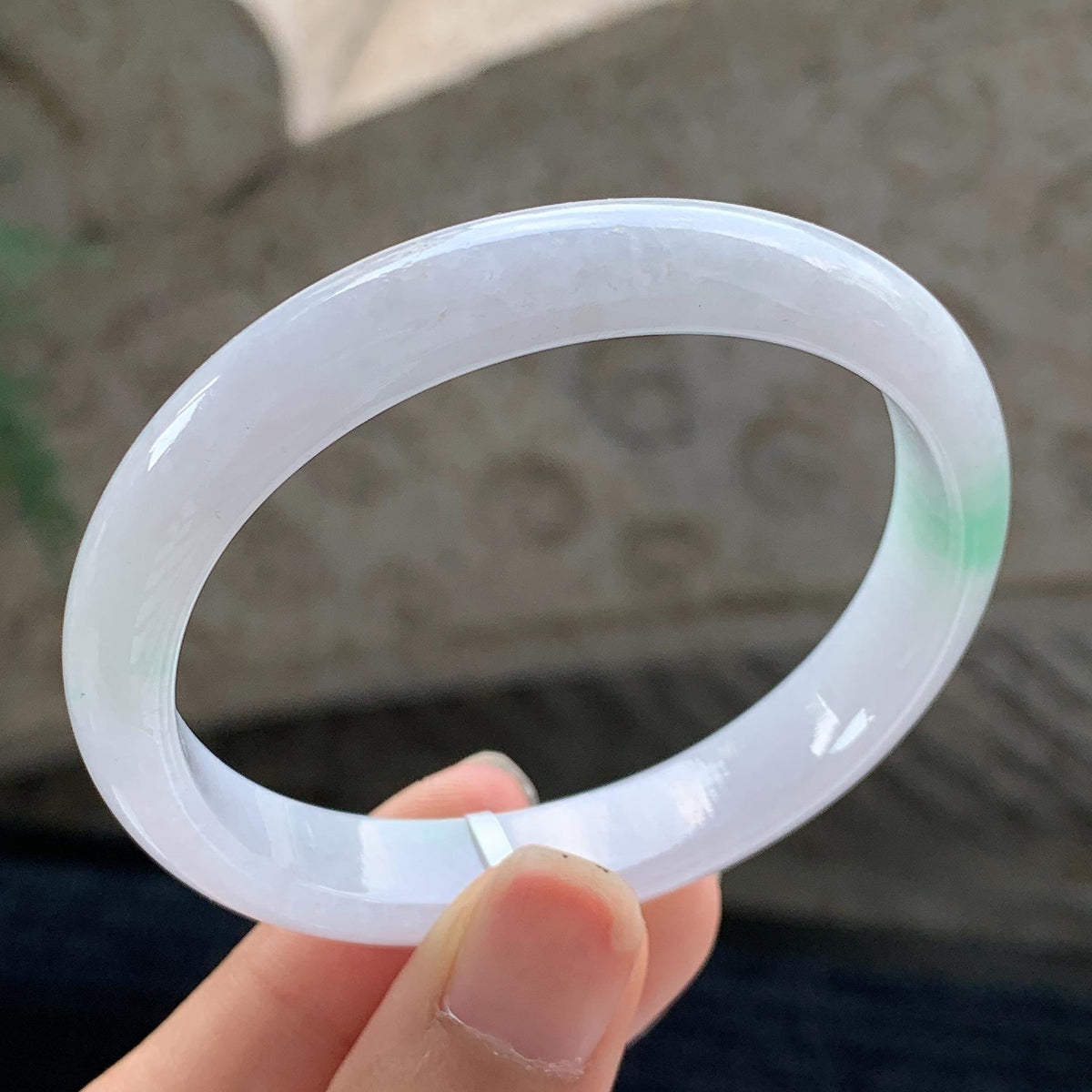 细糯种 白底青贵妃手镯 54圈 天然缅甸A货翡翠（yc699560）