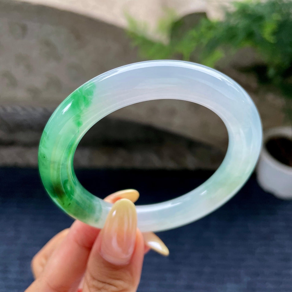 糯冰种飘绿圆条手镯54圈 （yc487040）
