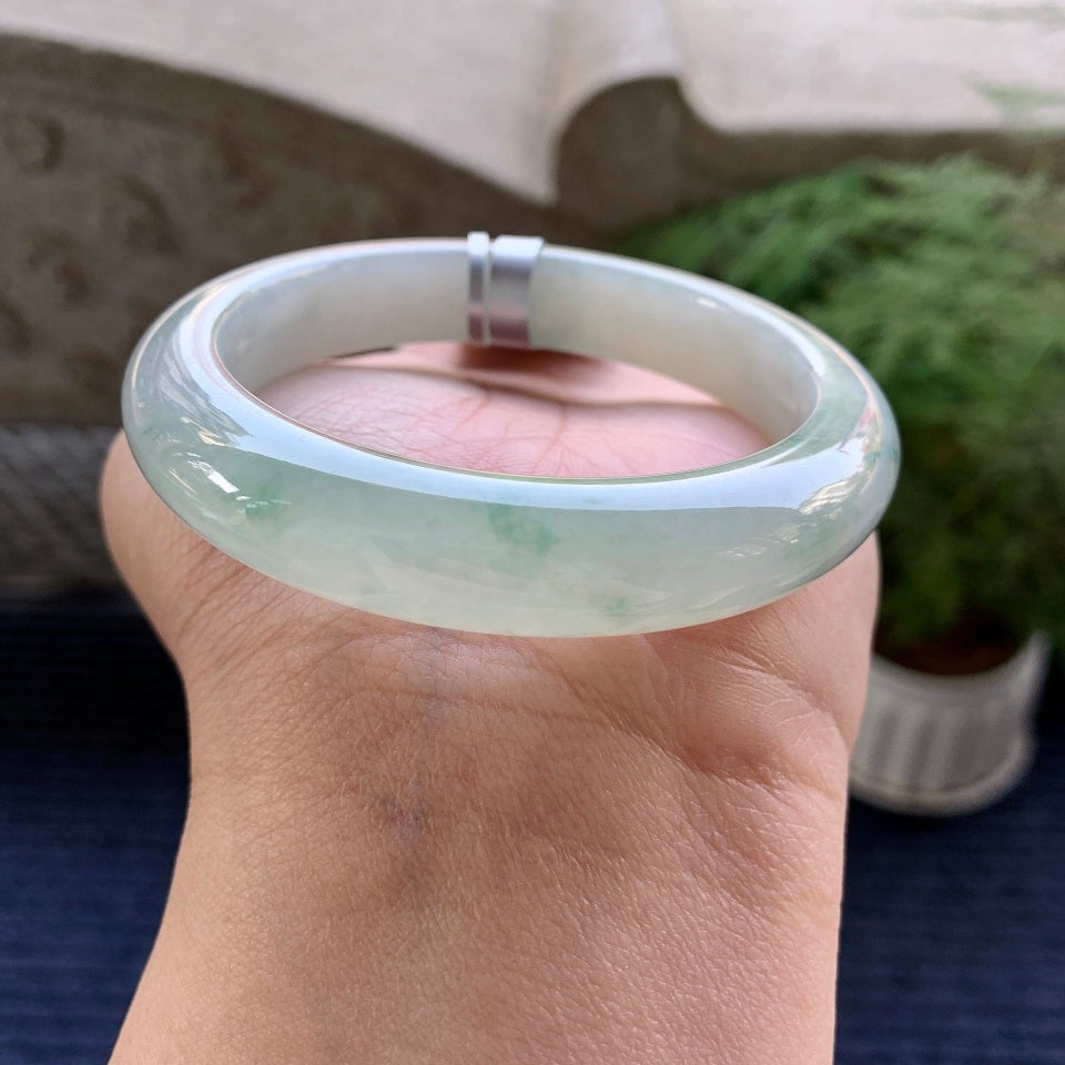 糯冰种飘蓝花平安镯（57mm）（yc079297）