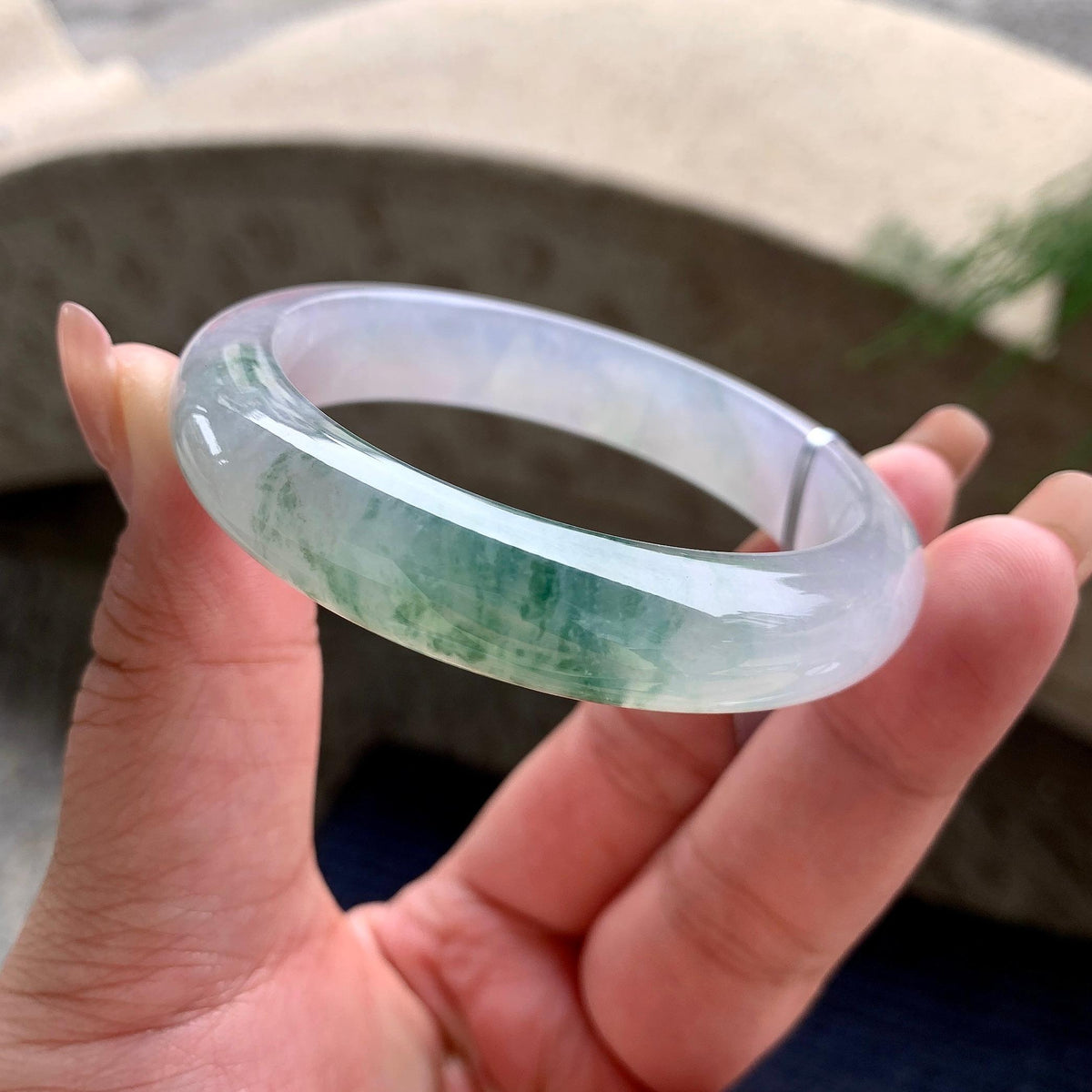 糯冰种淡粉底飘蓝花正圈平安镯 52.6圈口 天然缅甸A货翡翠（yc701194）