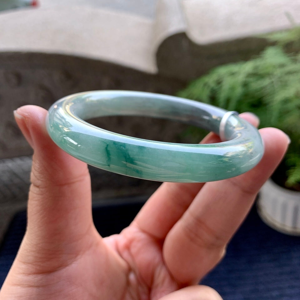 细糯种飘花乌鸡圆条手镯（55mm）（yc093817）